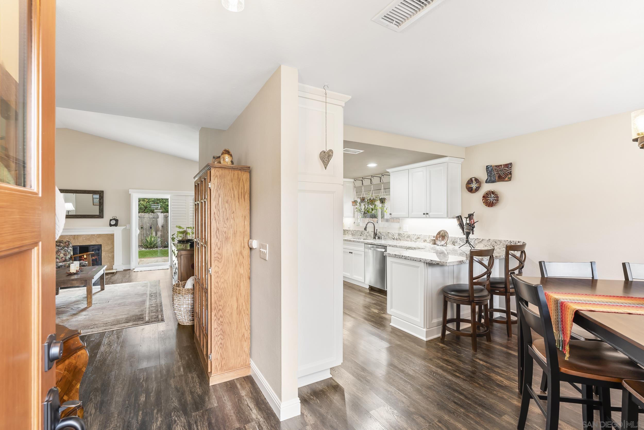 Detail Gallery Image 8 of 41 For 4859  Gardenia St., Oceanside,  CA 92057 - 3 Beds | 2 Baths