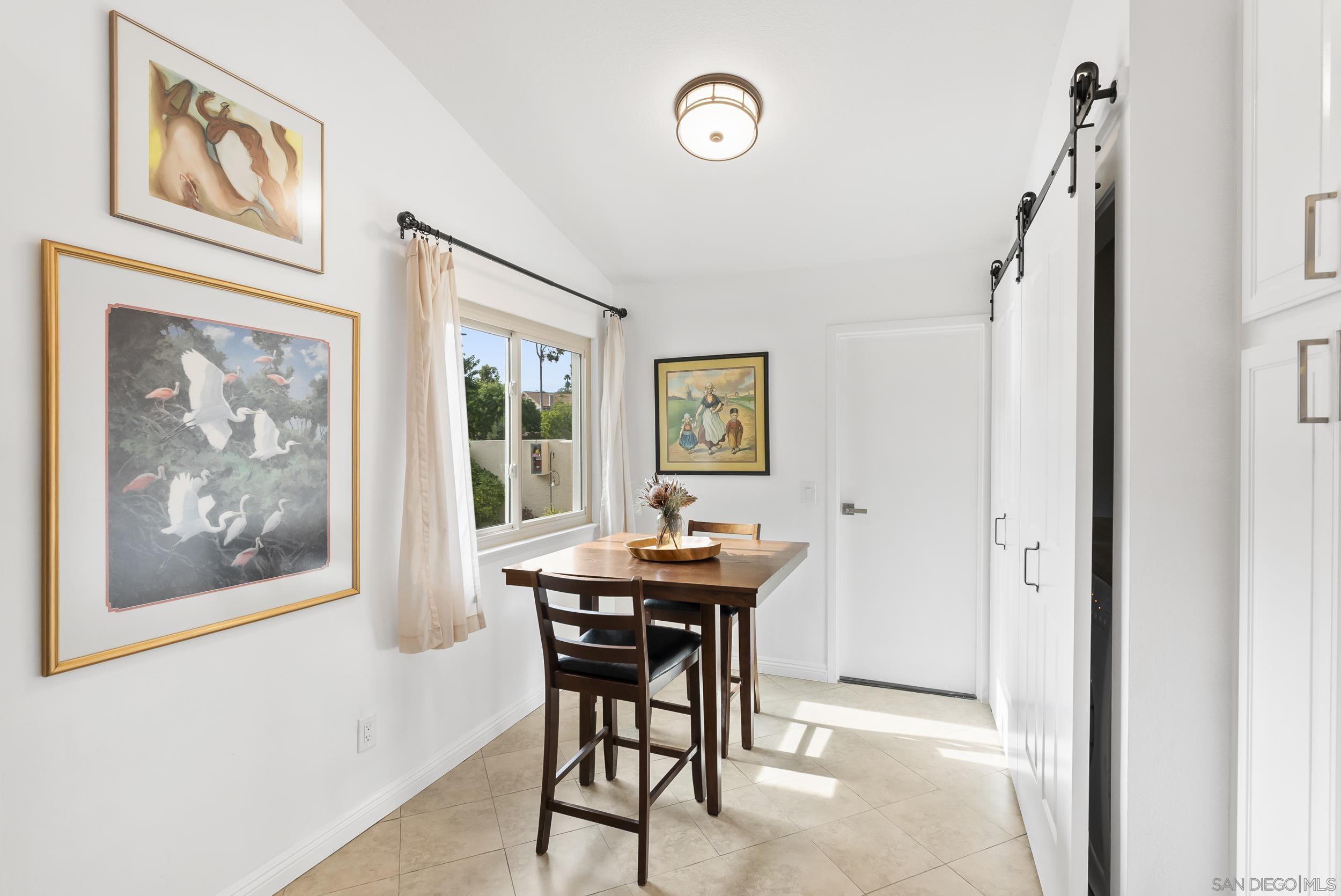 Detail Gallery Image 14 of 41 For 17909  Avenida Alozdra, San Diego,  CA 92128 - 2 Beds | 2 Baths