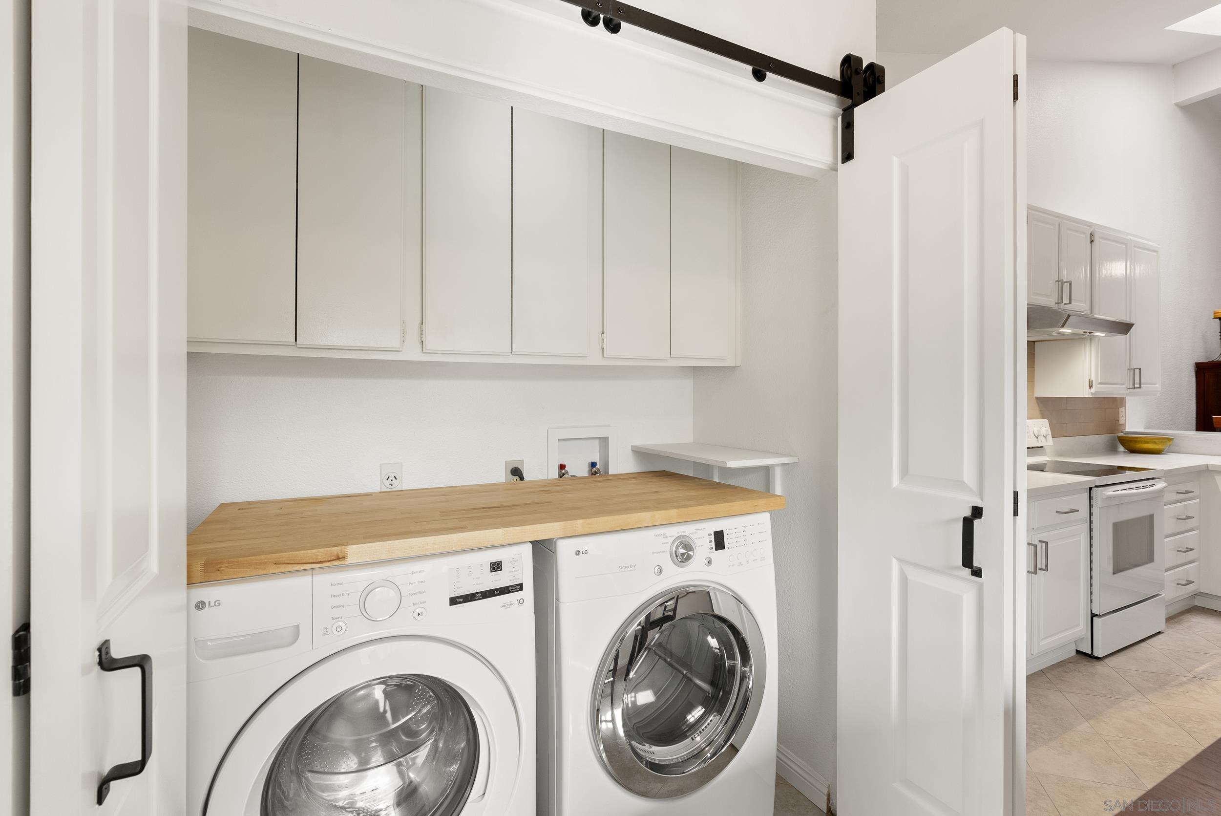 Detail Gallery Image 16 of 41 For 17909  Avenida Alozdra, San Diego,  CA 92128 - 2 Beds | 2 Baths