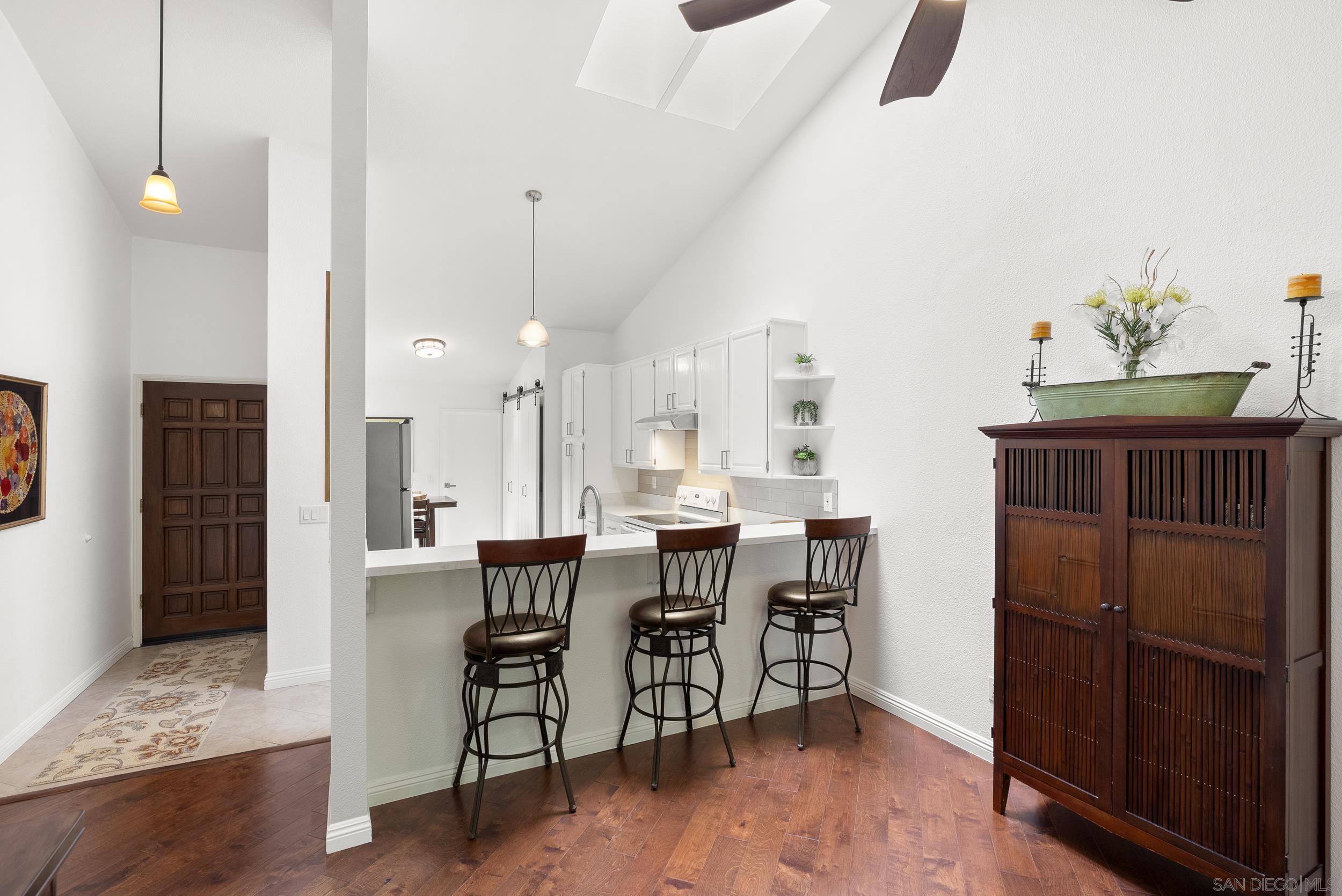 Detail Gallery Image 18 of 41 For 17909  Avenida Alozdra, San Diego,  CA 92128 - 2 Beds | 2 Baths