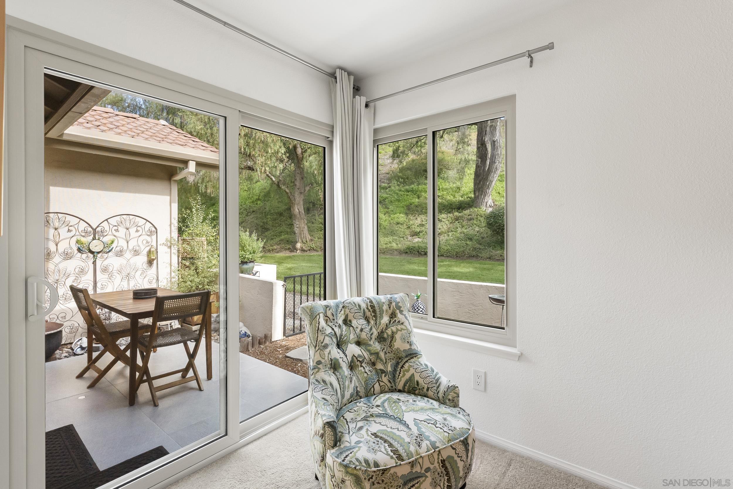 Detail Gallery Image 29 of 41 For 17909  Avenida Alozdra, San Diego,  CA 92128 - 2 Beds | 2 Baths