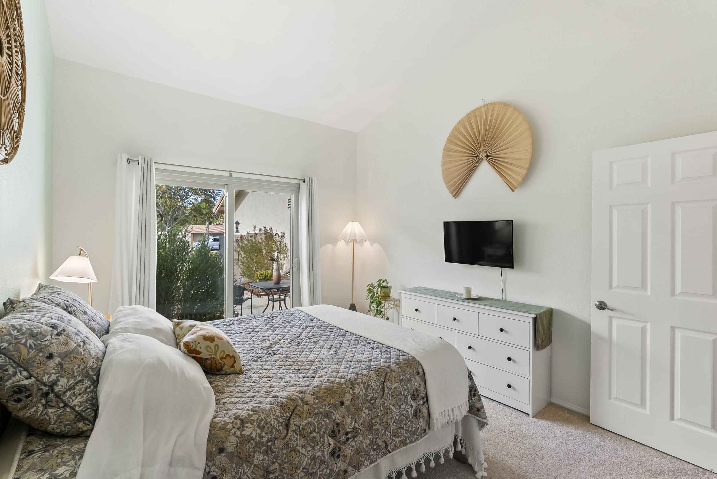 Detail Gallery Image 32 of 41 For 17909  Avenida Alozdra, San Diego,  CA 92128 - 2 Beds | 2 Baths