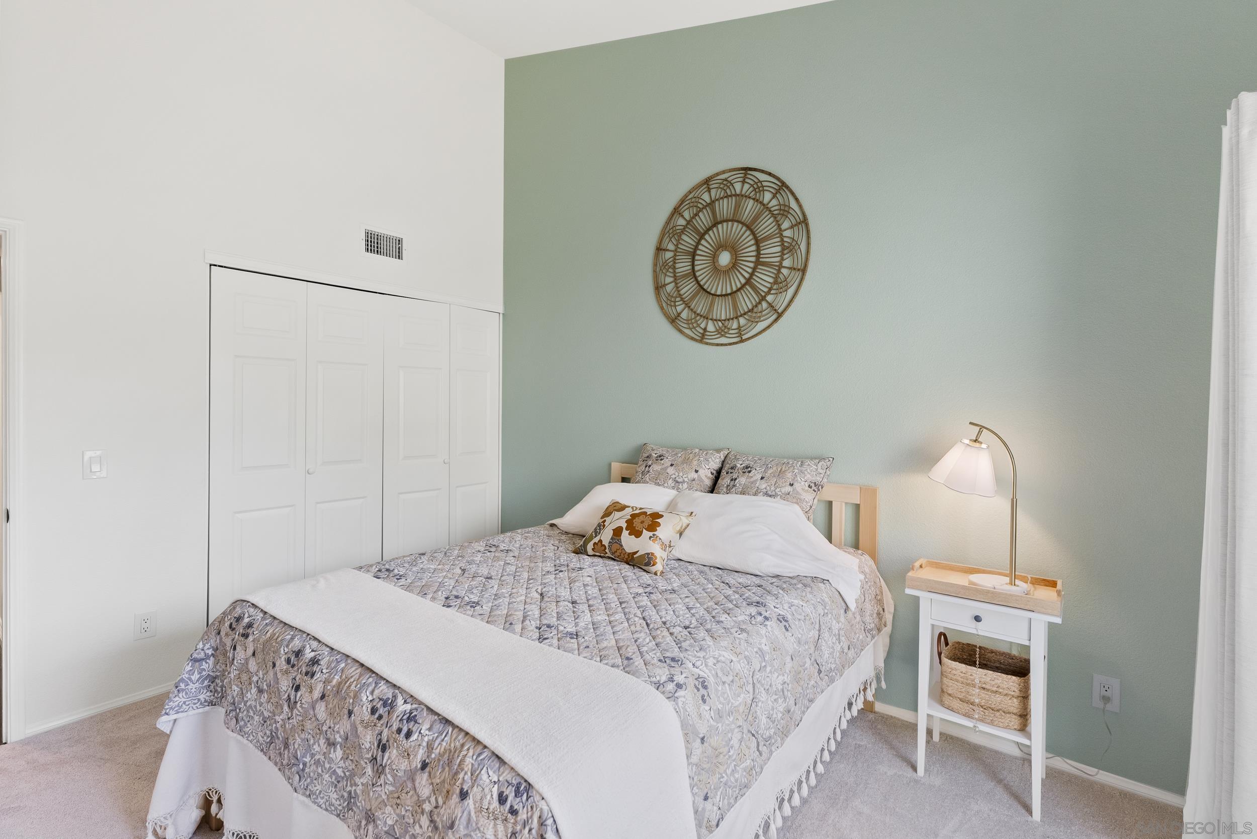 Detail Gallery Image 33 of 41 For 17909  Avenida Alozdra, San Diego,  CA 92128 - 2 Beds | 2 Baths