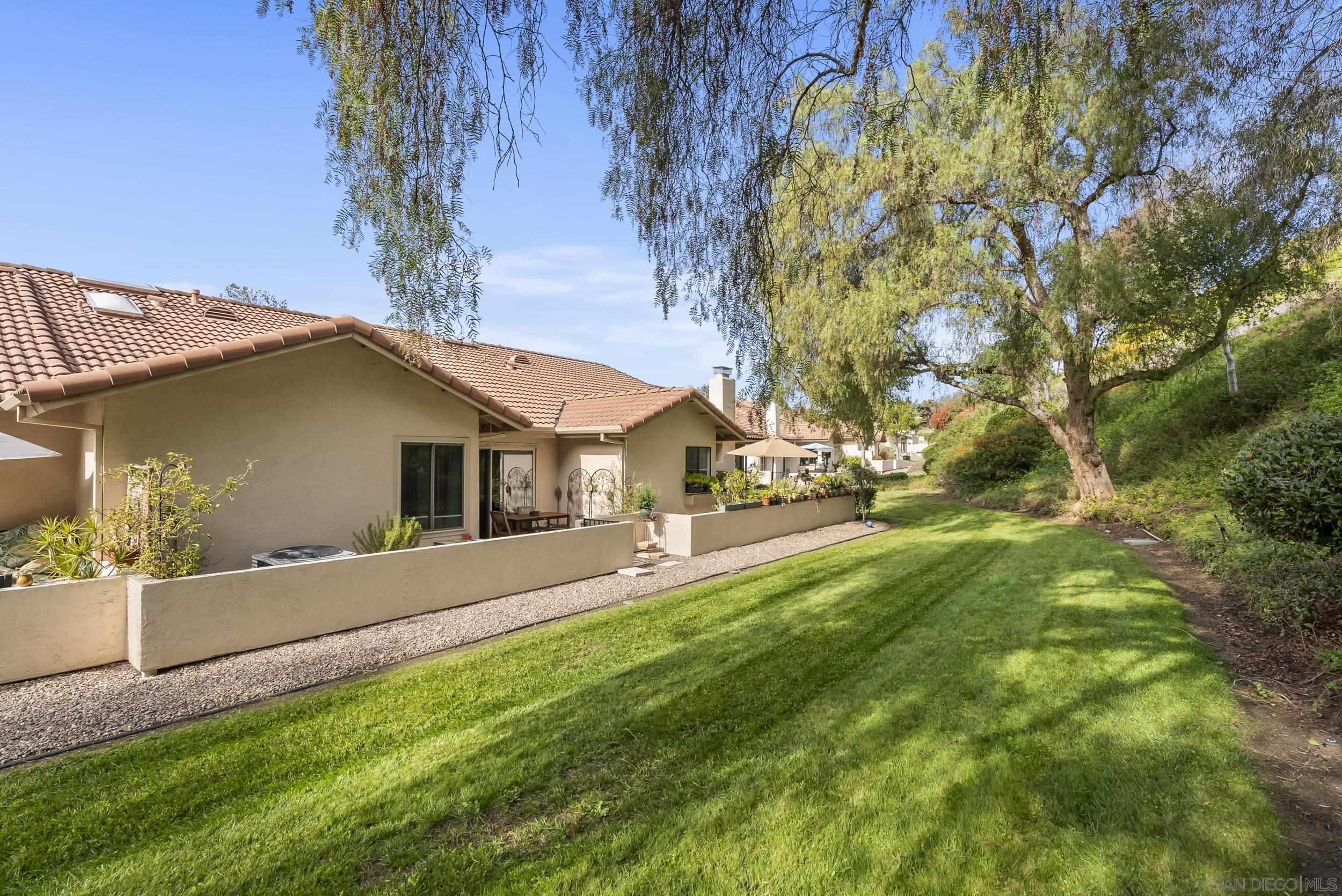 Detail Gallery Image 41 of 41 For 17909  Avenida Alozdra, San Diego,  CA 92128 - 2 Beds | 2 Baths