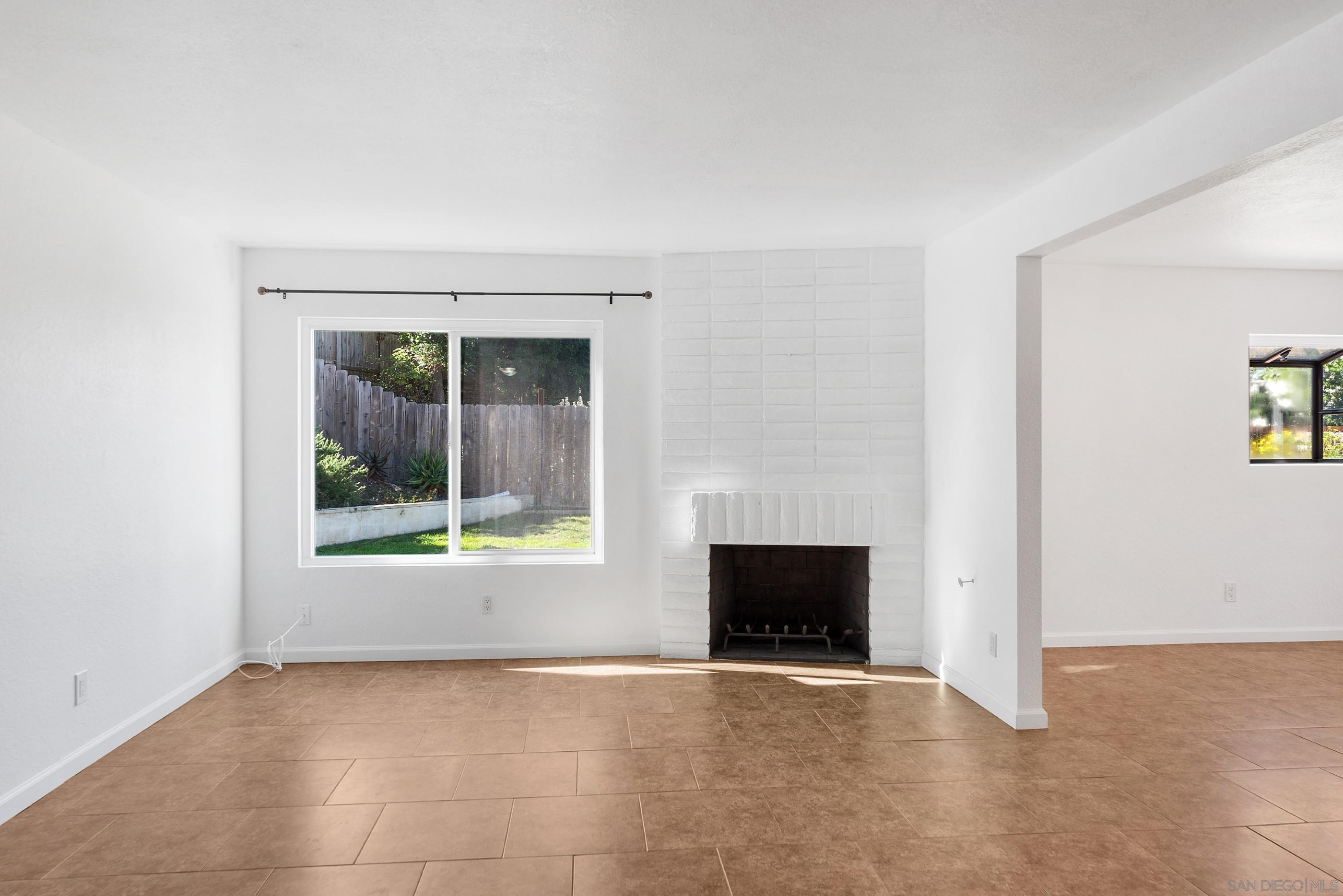 Detail Gallery Image 9 of 49 For 906  Lacebark St, San Marcos,  CA 92069 - 4 Beds | 2 Baths