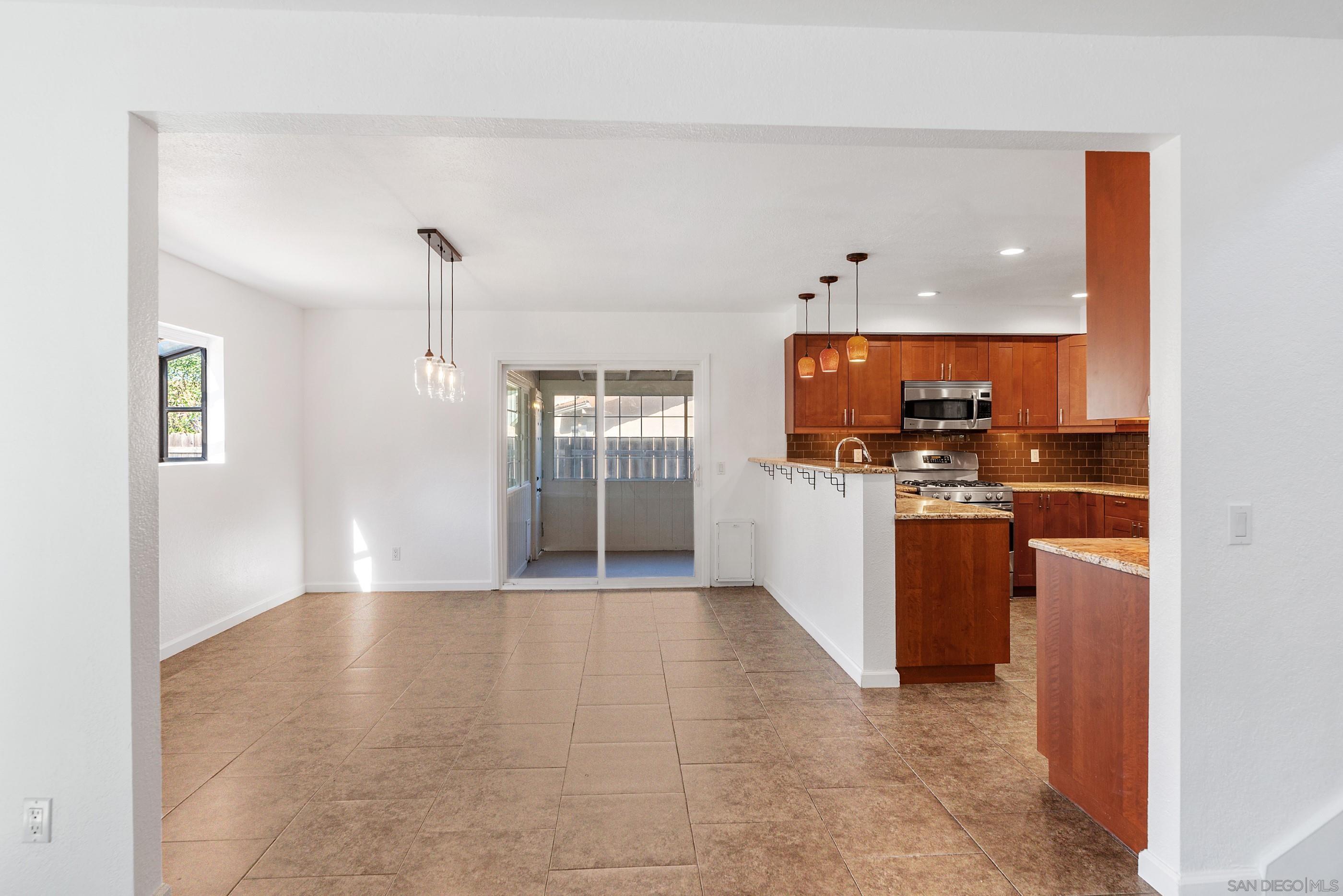 Detail Gallery Image 10 of 49 For 906  Lacebark St, San Marcos,  CA 92069 - 4 Beds | 2 Baths