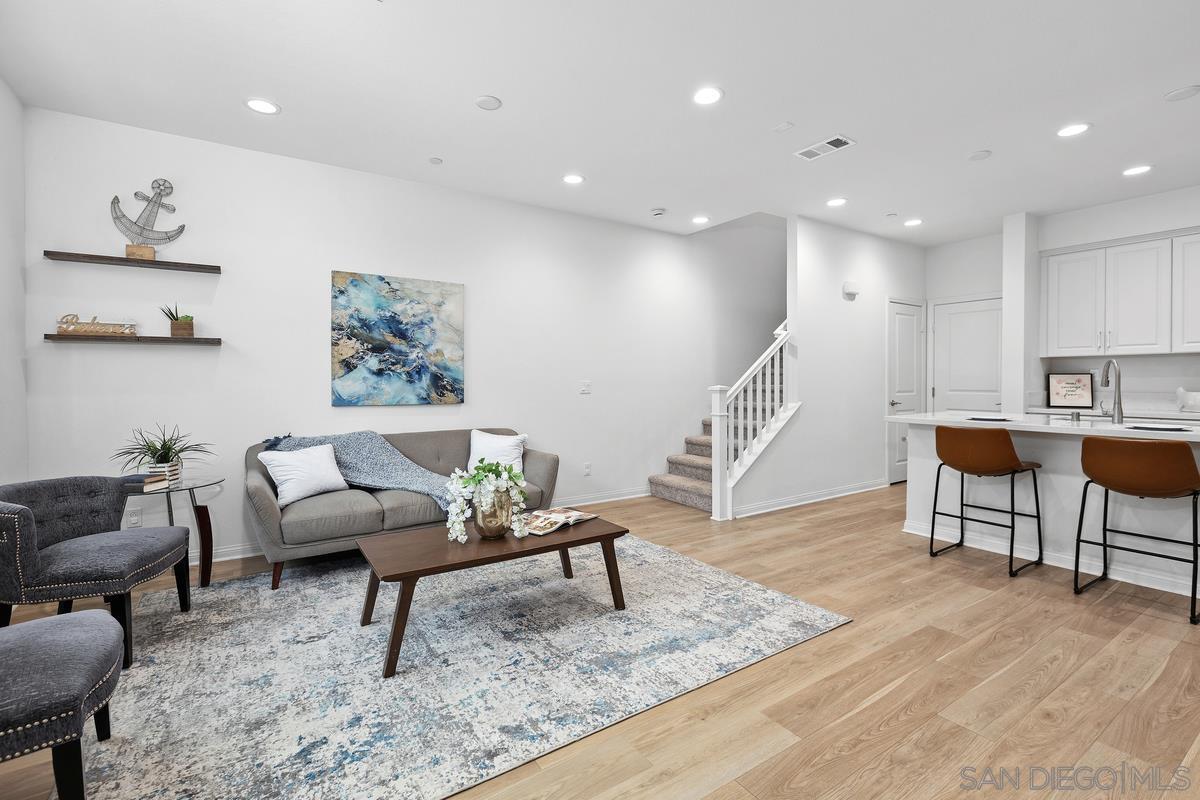 Detail Gallery Image 14 of 37 For 10149  Graphite Street, Spring Valley,  CA 91977 - 3 Beds | 2/1 Baths