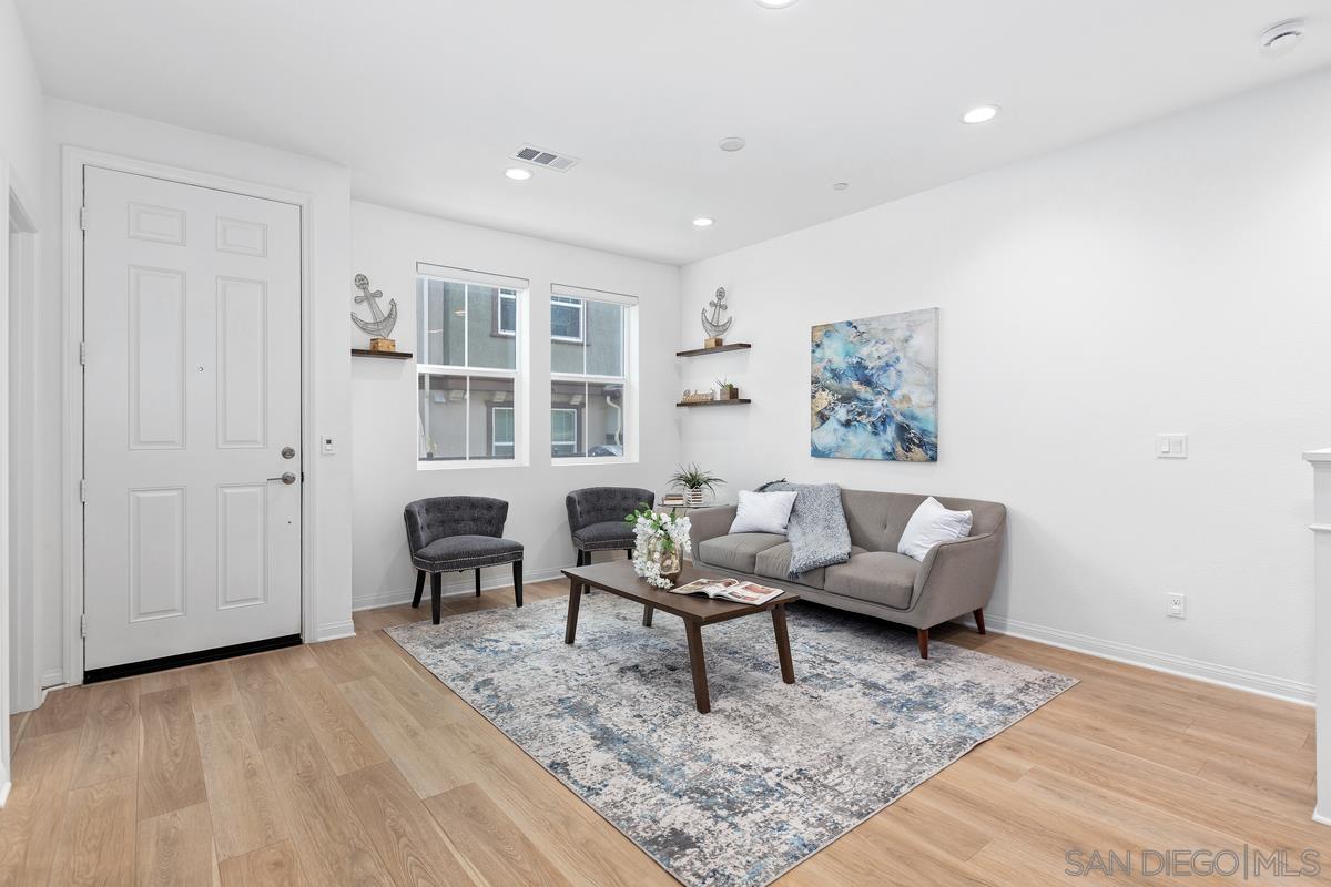 Detail Gallery Image 6 of 37 For 10149  Graphite Street, Spring Valley,  CA 91977 - 3 Beds | 2/1 Baths