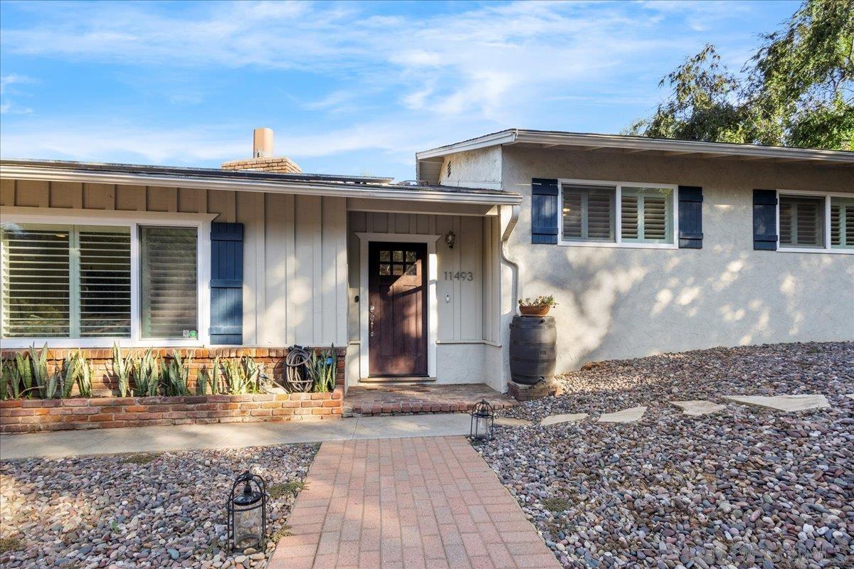 Detail Gallery Image 4 of 46 For 11493  Eucalyptus Hills Dr, Lakeside,  CA 92040 - 3 Beds | 3 Baths