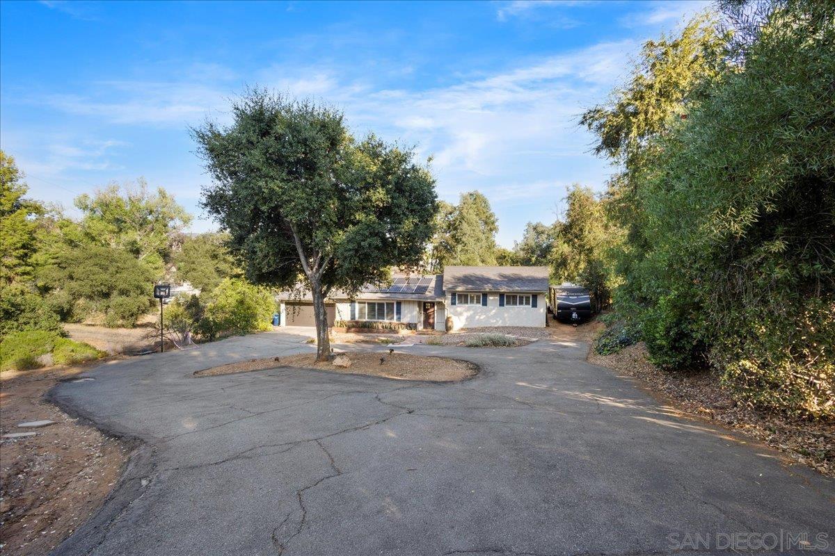 Detail Gallery Image 31 of 46 For 11493  Eucalyptus Hills Dr, Lakeside,  CA 92040 - 3 Beds | 3 Baths