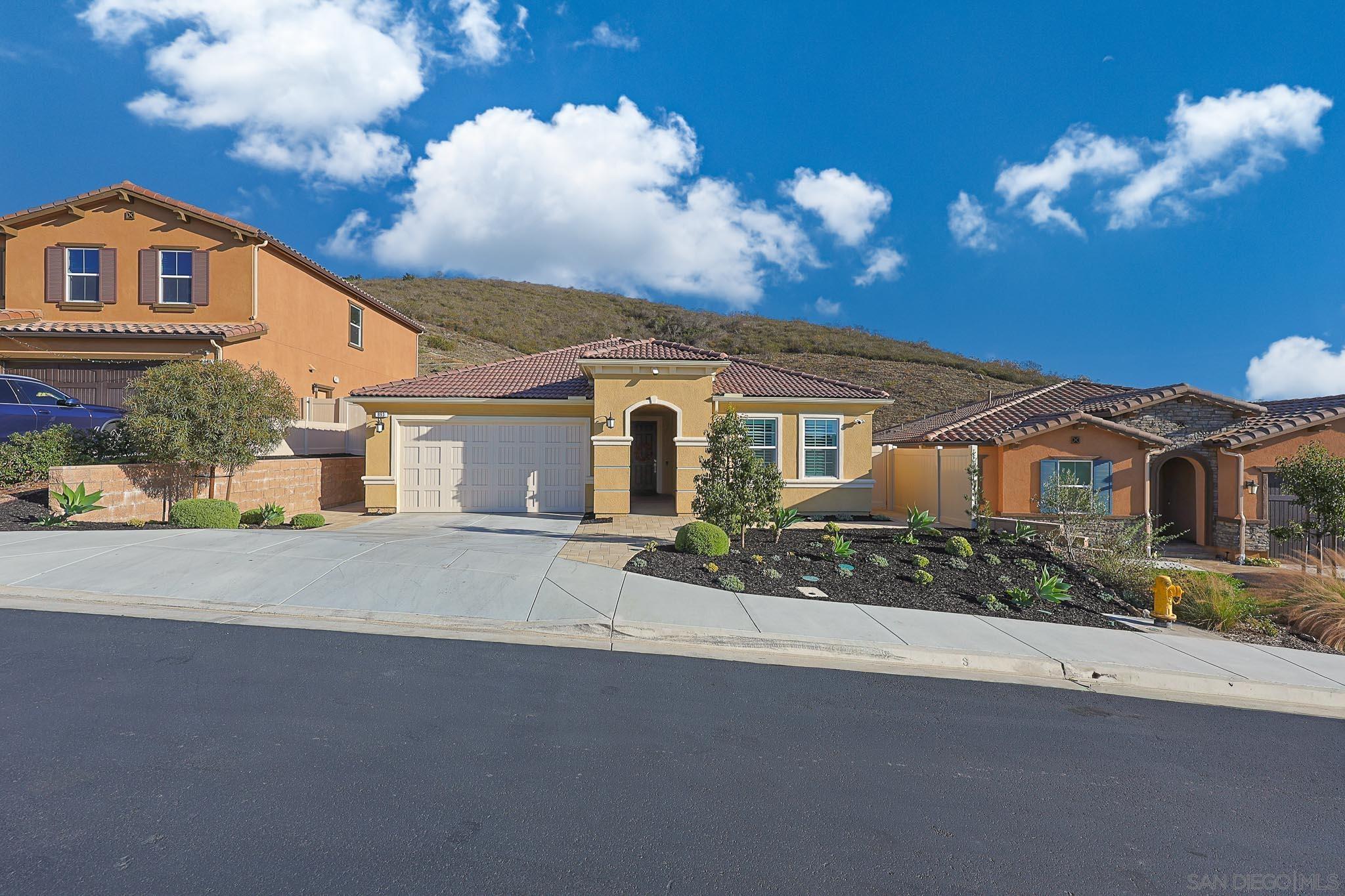 Detail Gallery Image 2 of 32 For 893  Woodhaven Rd, San Marcos,  CA 92069 - 4 Beds | 2/1 Baths