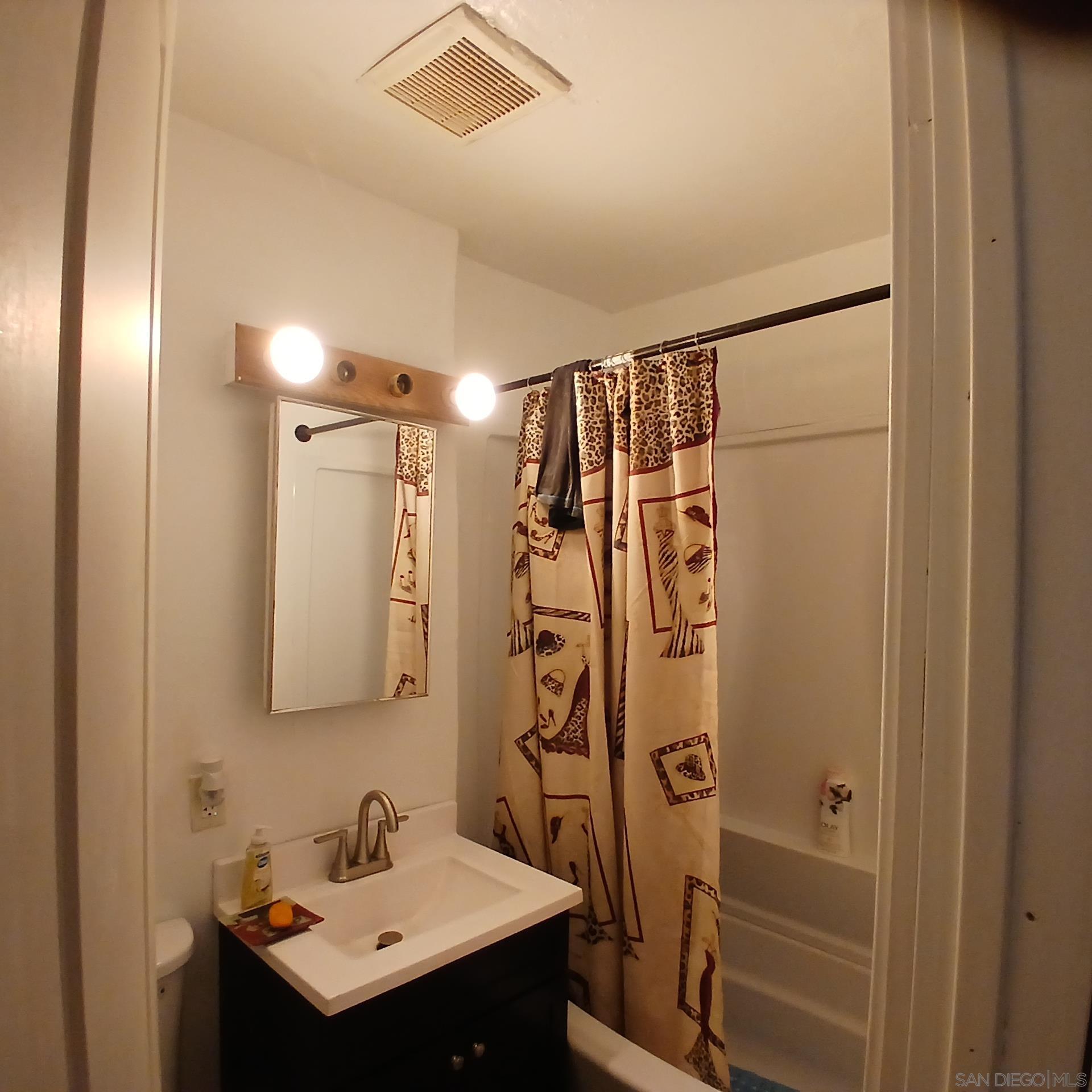 Detail Gallery Image 11 of 14 For 5354  Trinidad Way, San Diego,  CA 92114 - 3 Beds | 2 Baths