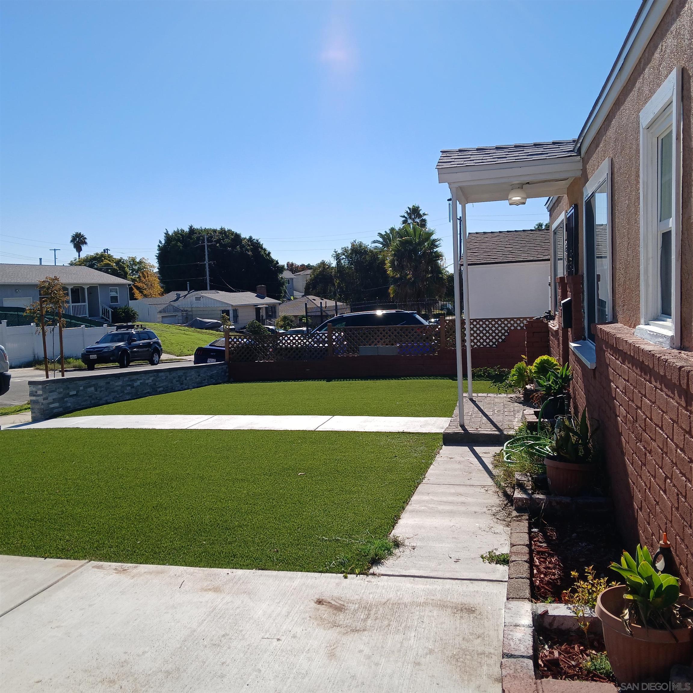 Detail Gallery Image 3 of 14 For 5354  Trinidad Way, San Diego,  CA 92114 - 3 Beds | 2 Baths