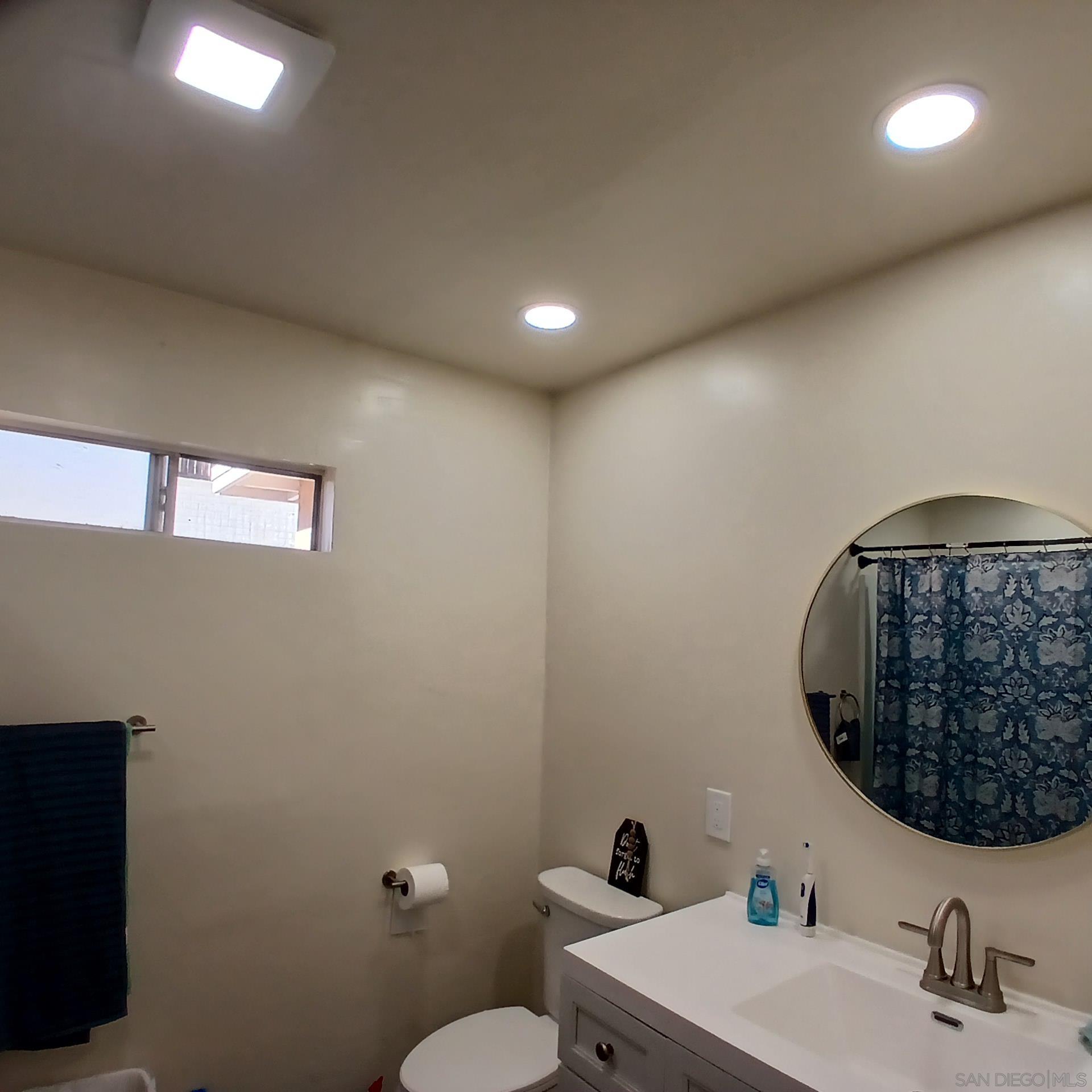 Detail Gallery Image 4 of 14 For 5354  Trinidad Way, San Diego,  CA 92114 - 3 Beds | 2 Baths