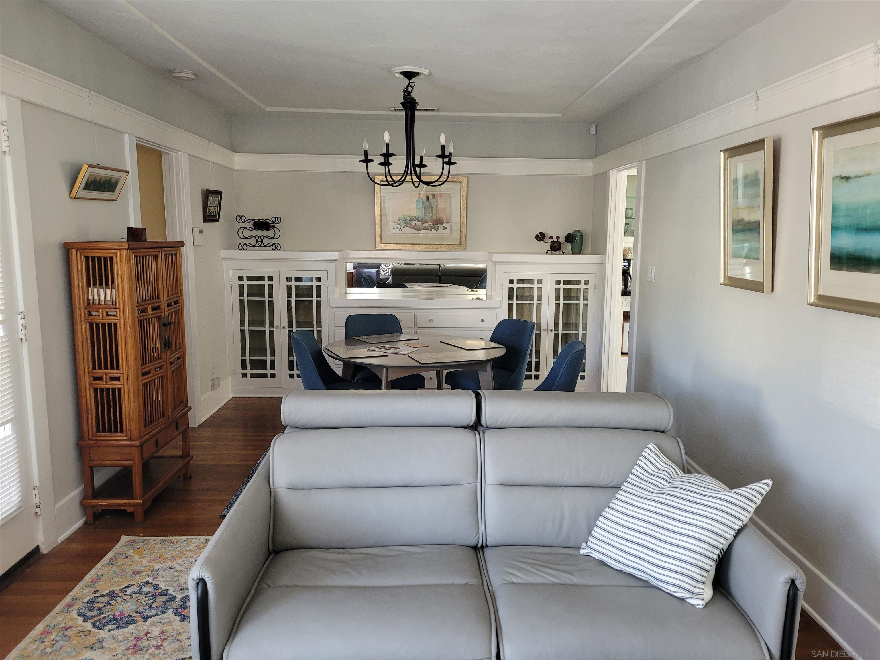 Detail Gallery Image 11 of 38 For 817  Olive Ave, Coronado,  CA 92118 - 2 Beds | 2 Baths