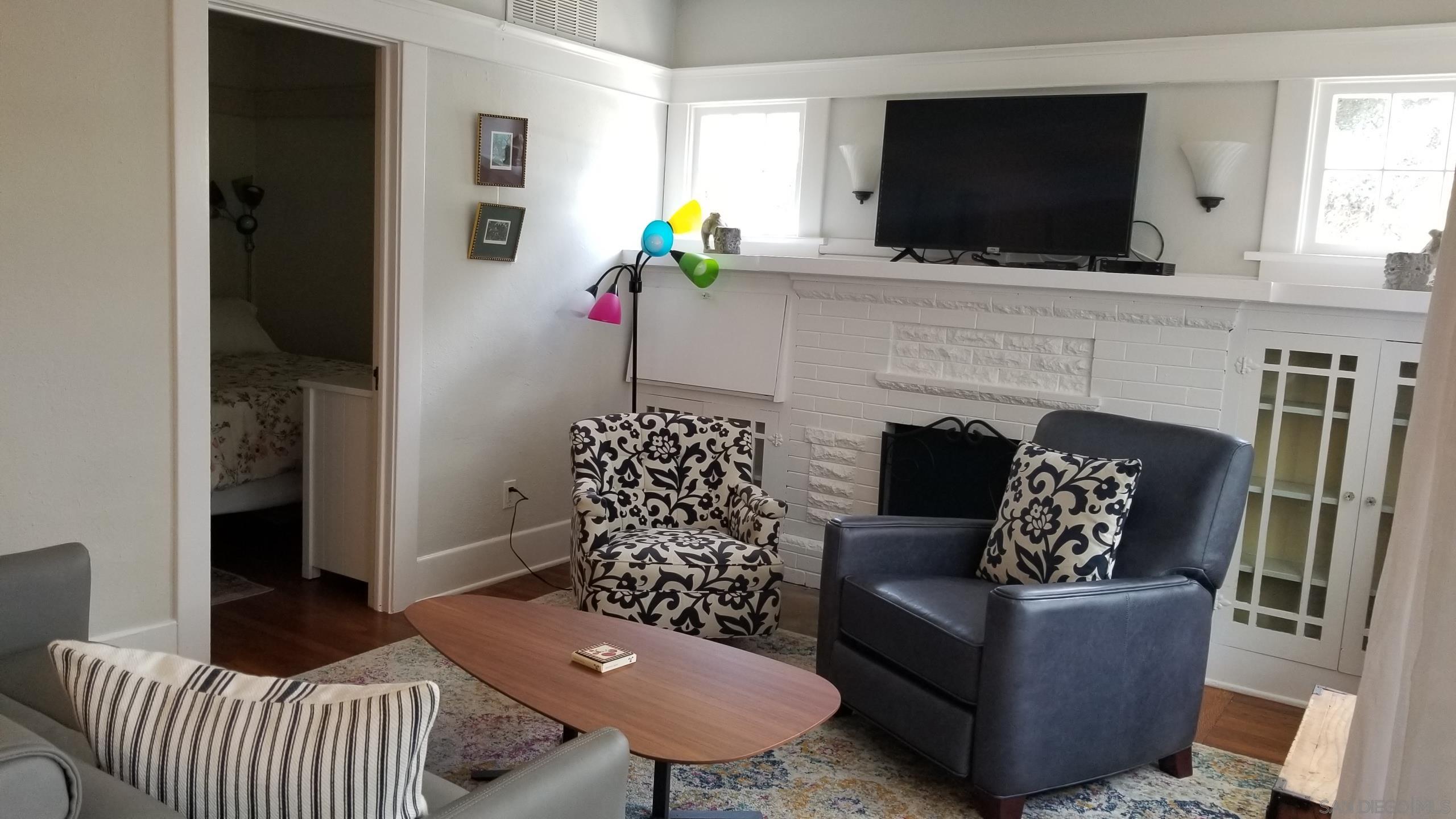 Detail Gallery Image 12 of 38 For 817  Olive Ave, Coronado,  CA 92118 - 2 Beds | 2 Baths