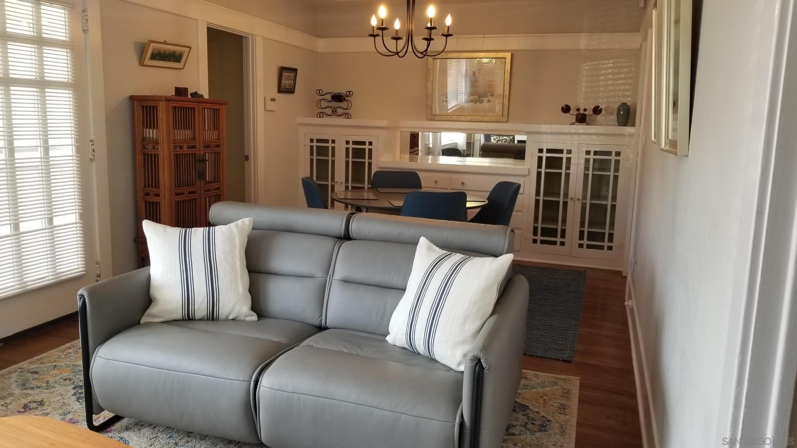 Detail Gallery Image 13 of 38 For 817  Olive Ave, Coronado,  CA 92118 - 2 Beds | 2 Baths