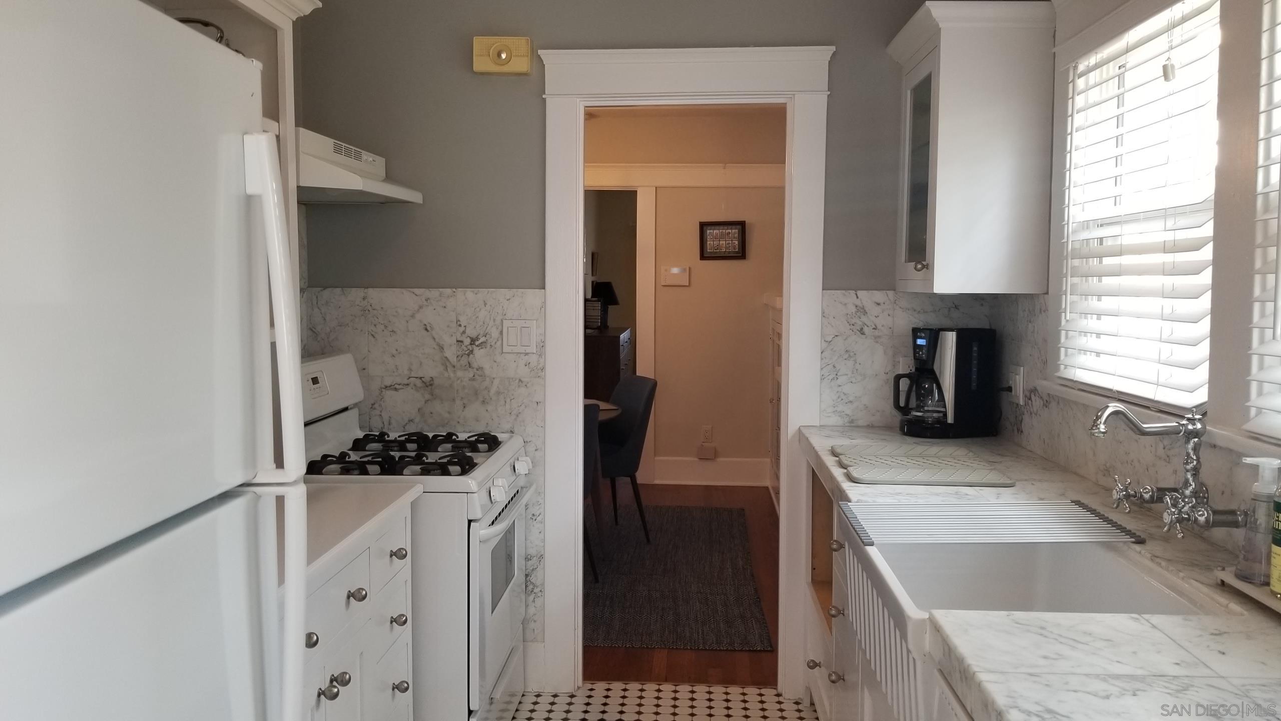 Detail Gallery Image 20 of 38 For 817  Olive Ave, Coronado,  CA 92118 - 2 Beds | 2 Baths