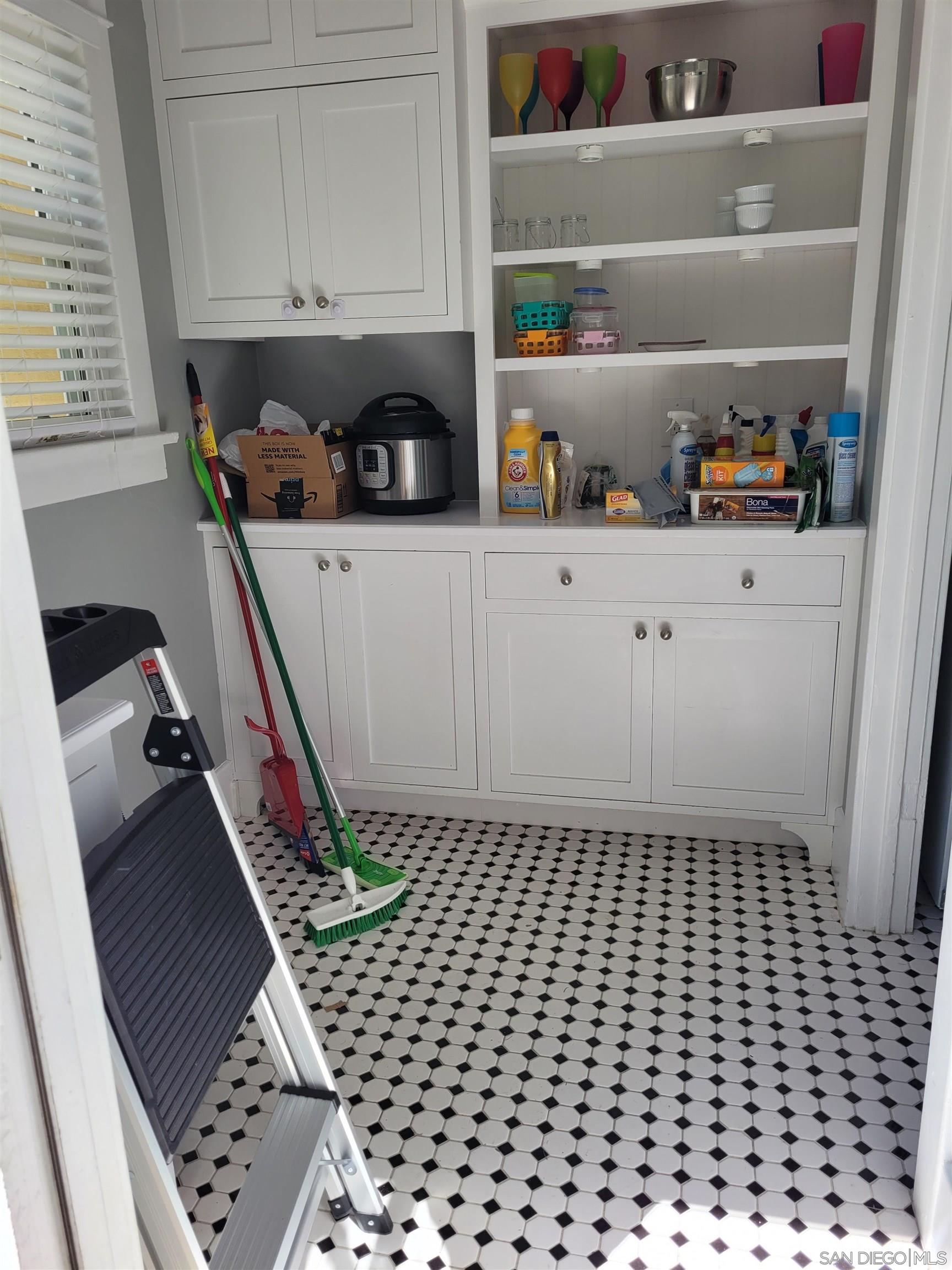 Detail Gallery Image 24 of 38 For 817  Olive Ave, Coronado,  CA 92118 - 2 Beds | 2 Baths