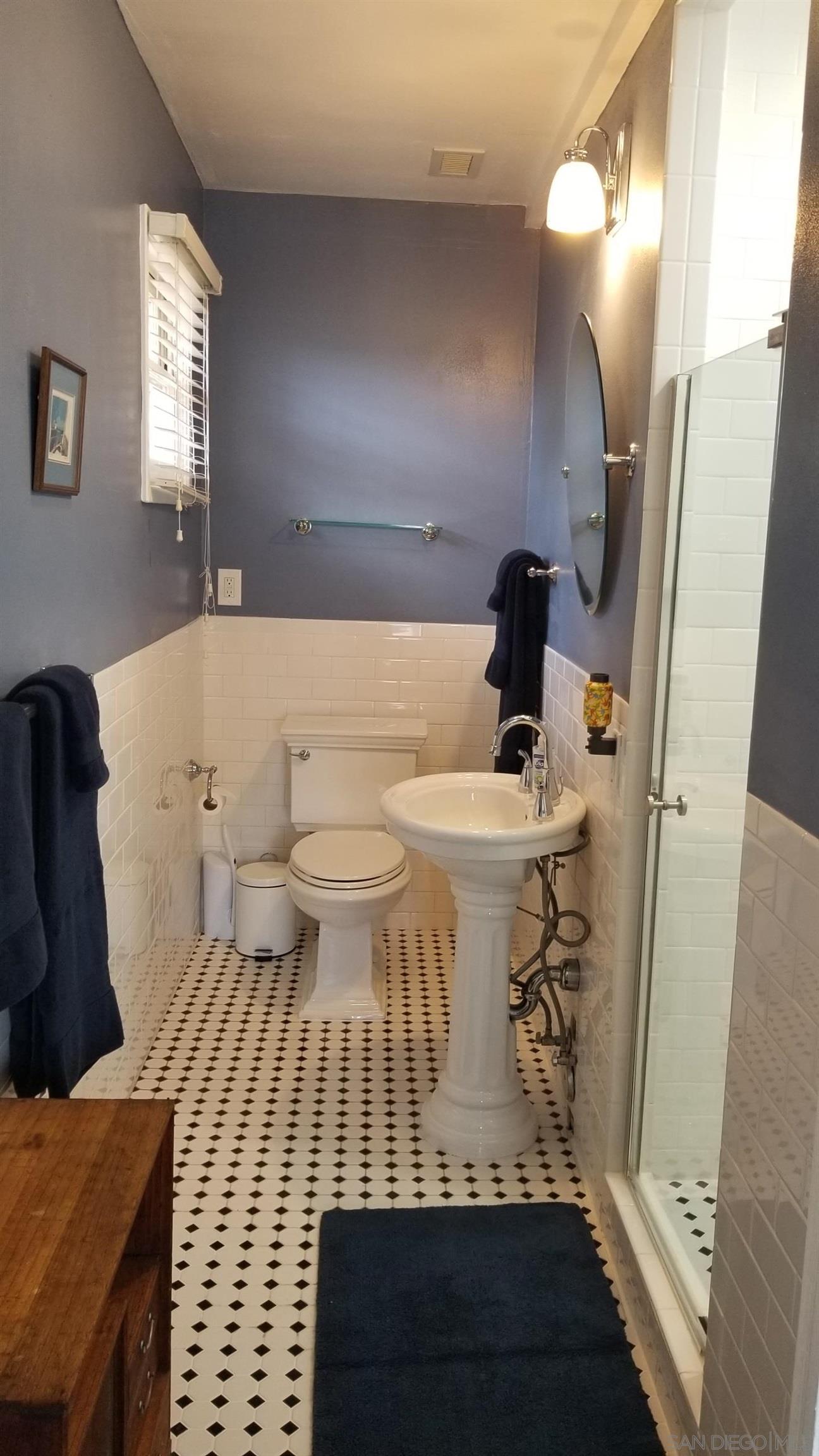 Detail Gallery Image 32 of 38 For 817  Olive Ave, Coronado,  CA 92118 - 2 Beds | 2 Baths