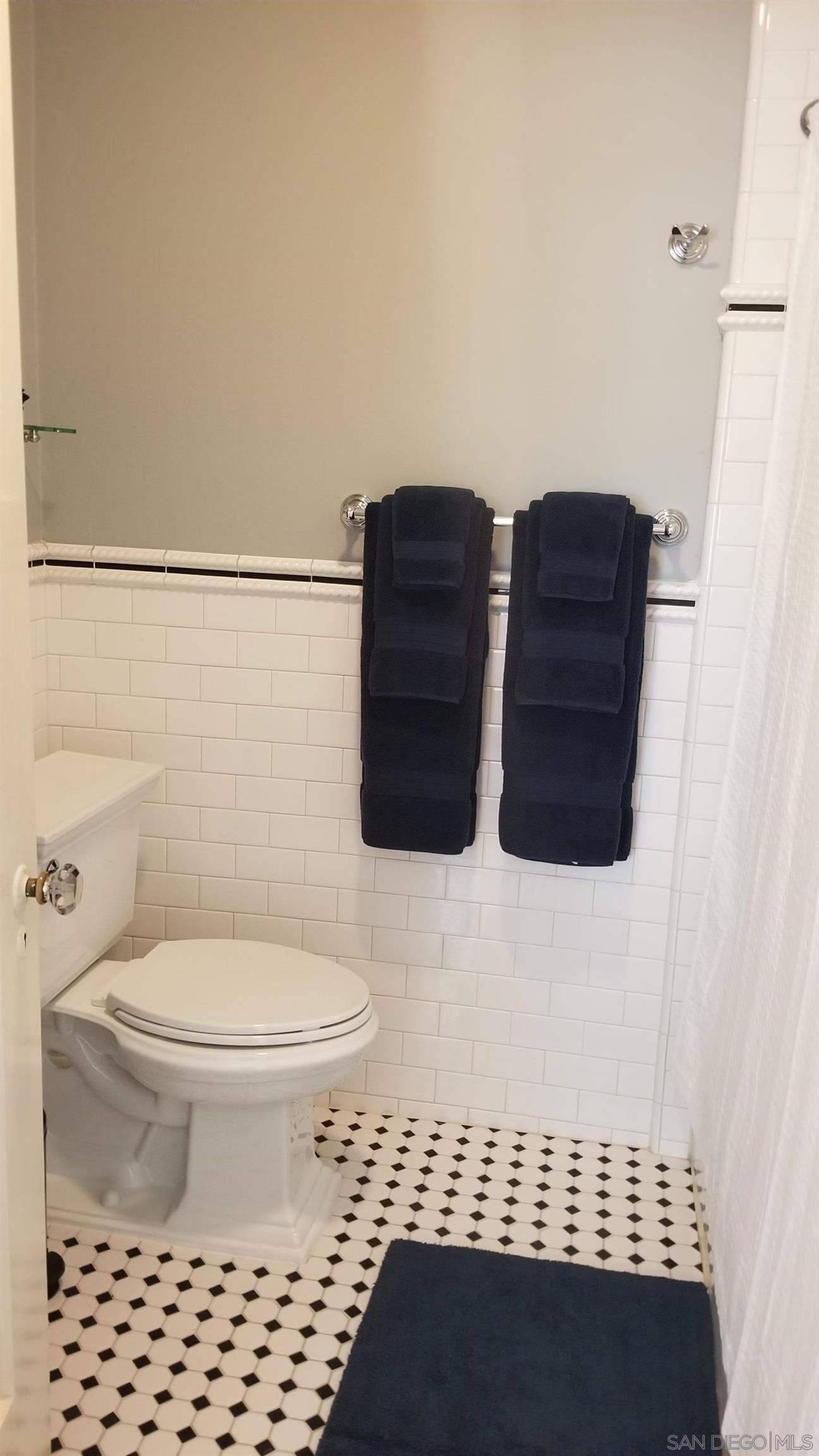 Detail Gallery Image 36 of 38 For 817  Olive Ave, Coronado,  CA 92118 - 2 Beds | 2 Baths