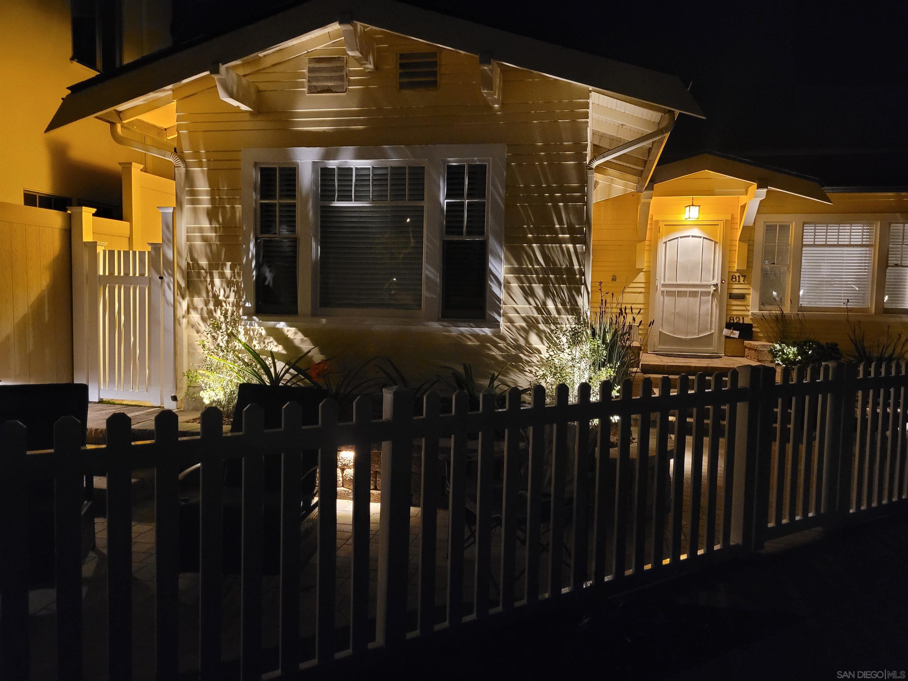 Detail Gallery Image 5 of 38 For 817  Olive Ave, Coronado,  CA 92118 - 2 Beds | 2 Baths