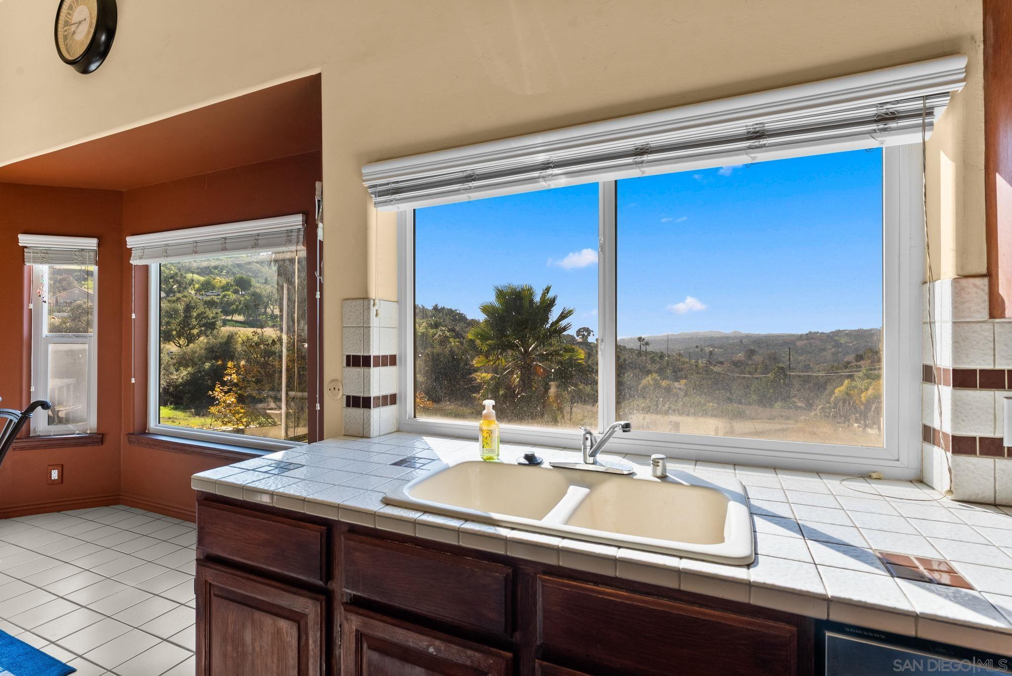 Detail Gallery Image 12 of 38 For 3849  Pala Mesa Drive, Fallbrook,  CA 92028 - 4 Beds | 3/1 Baths