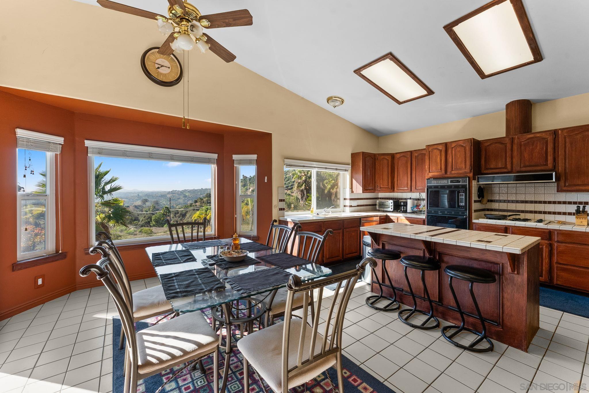 Detail Gallery Image 14 of 38 For 3849  Pala Mesa Drive, Fallbrook,  CA 92028 - 4 Beds | 3/1 Baths