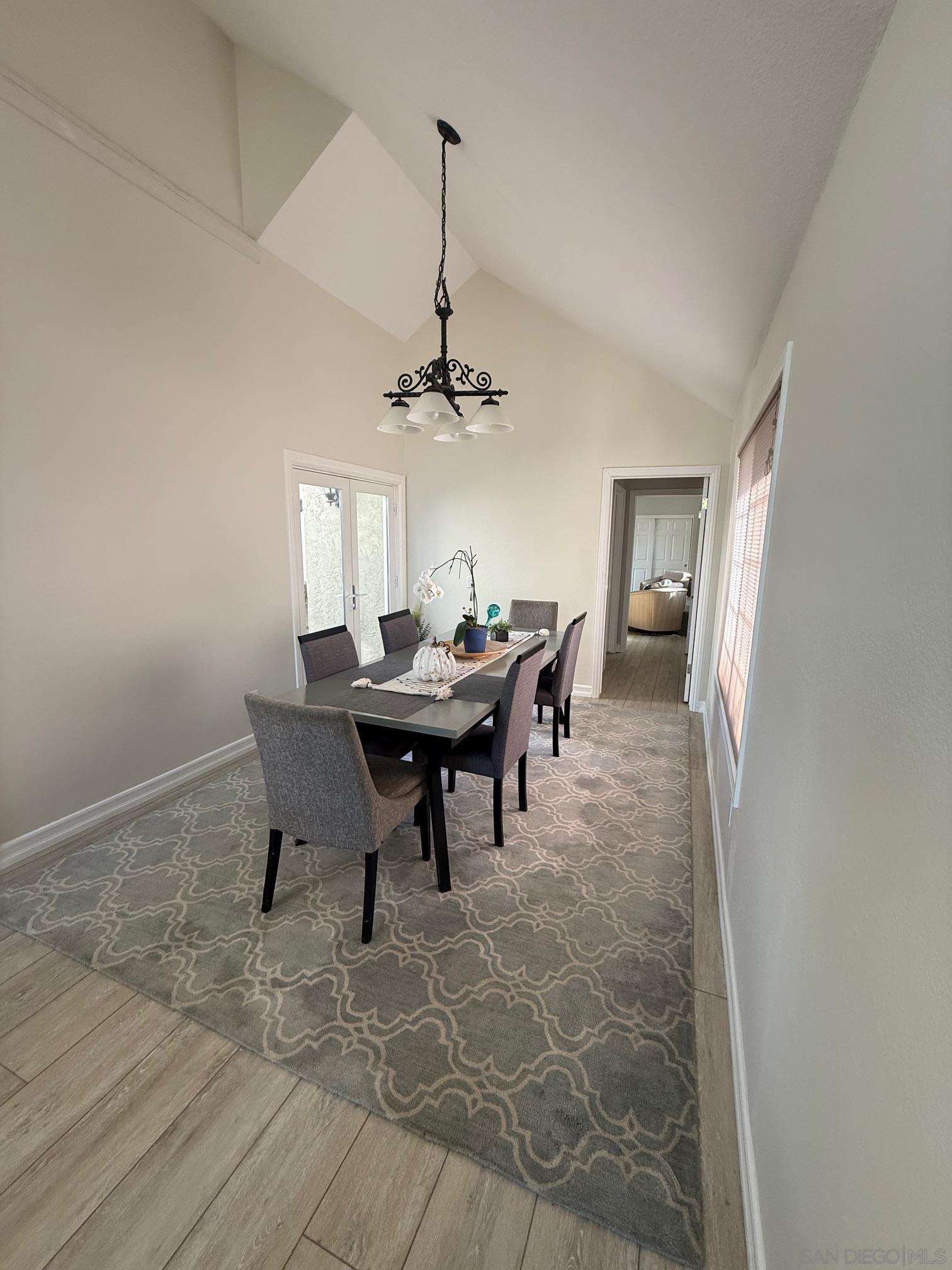 Detail Gallery Image 3 of 40 For 9569  via Pereza, San Diego,  AZ 92129 - 4 Beds | 3/1 Baths