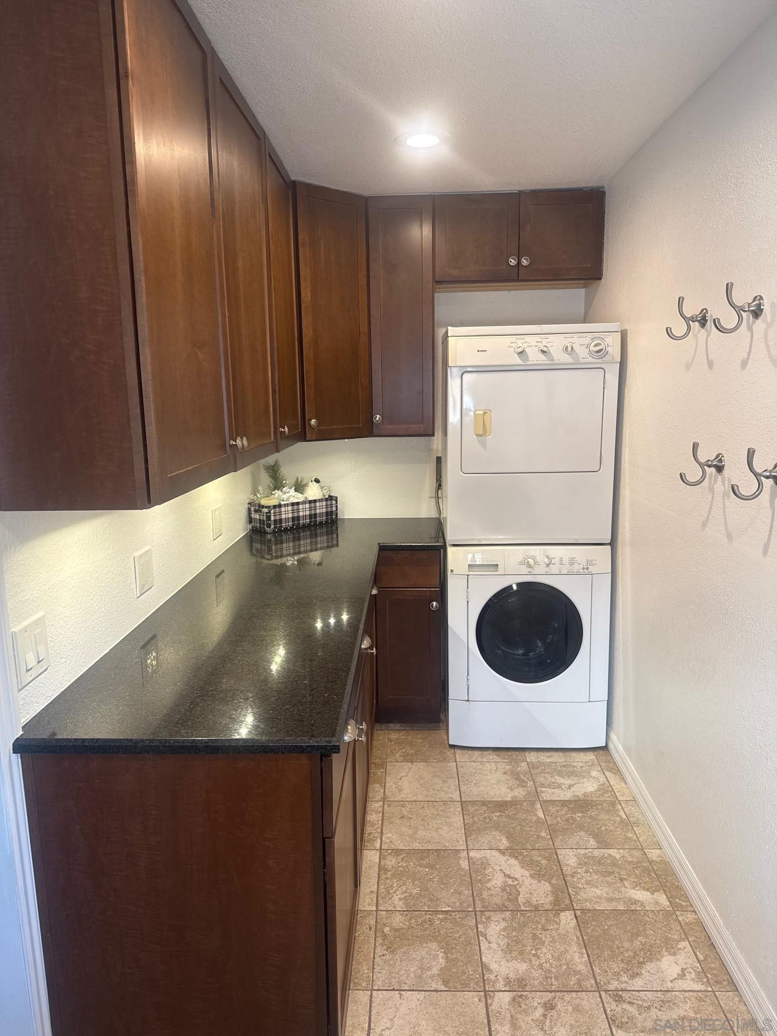 Detail Gallery Image 39 of 40 For 9569  via Pereza, San Diego,  AZ 92129 - 4 Beds | 3/1 Baths