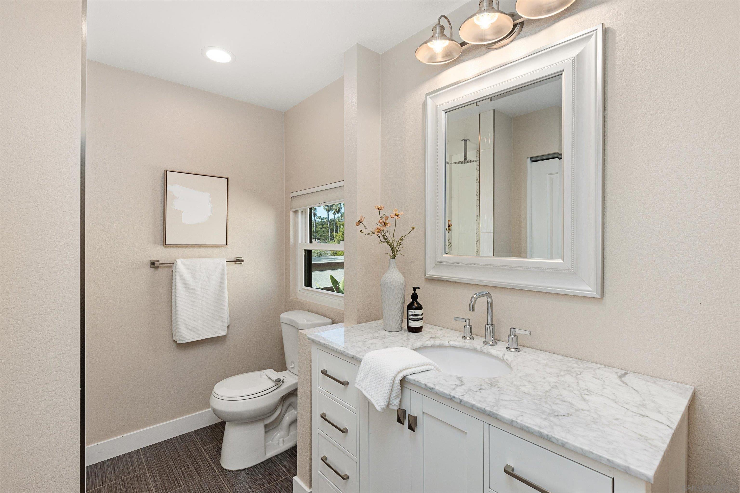 Detail Gallery Image 21 of 44 For 1913  Alga Rd  a,  Carlsbad,  CA 92009 - 2 Beds | 2/1 Baths