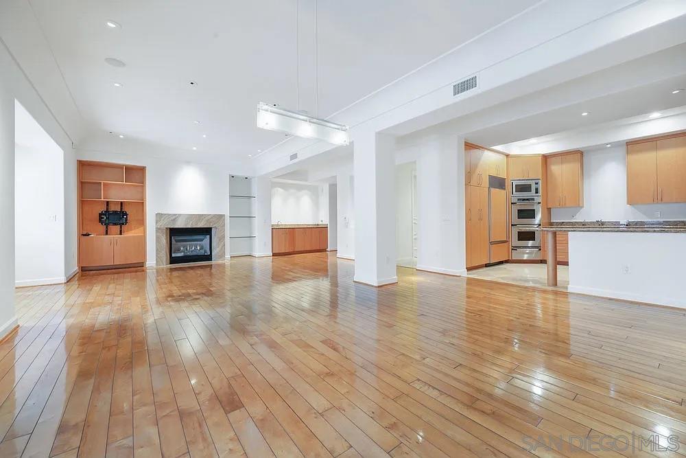 Detail Gallery Image 5 of 37 For 464  Prospect St  610, La Jolla,  CA 92037 - 1 Beds | 1/1 Baths