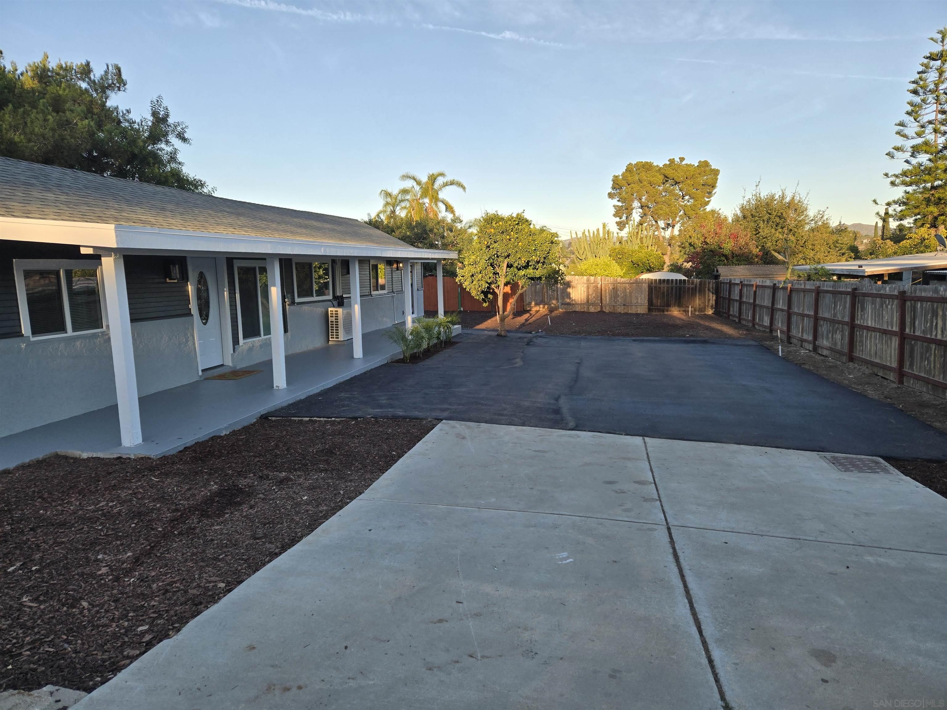 Detail Gallery Image 2 of 57 For 940 S Upas St, Escondido,  CA 92025 - 3 Beds | 2 Baths