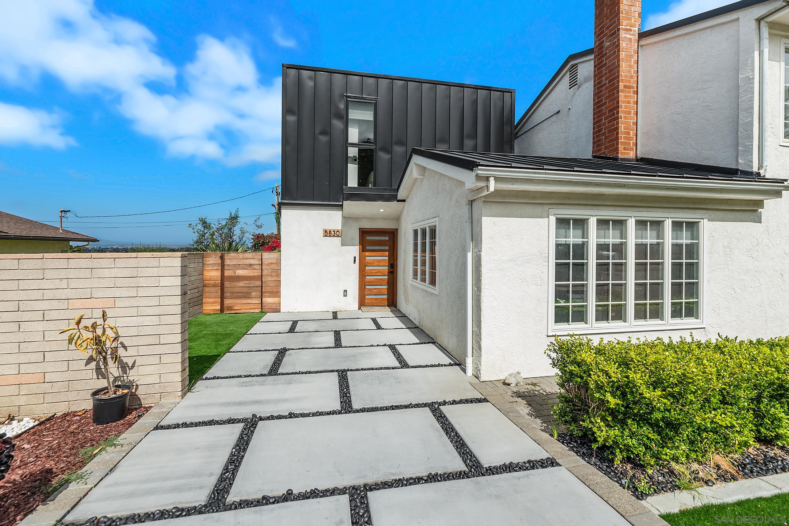 Detail Gallery Image 16 of 50 For 5830  Desert View Dr, La Jolla,  CA 92037 - 3 Beds | 2 Baths