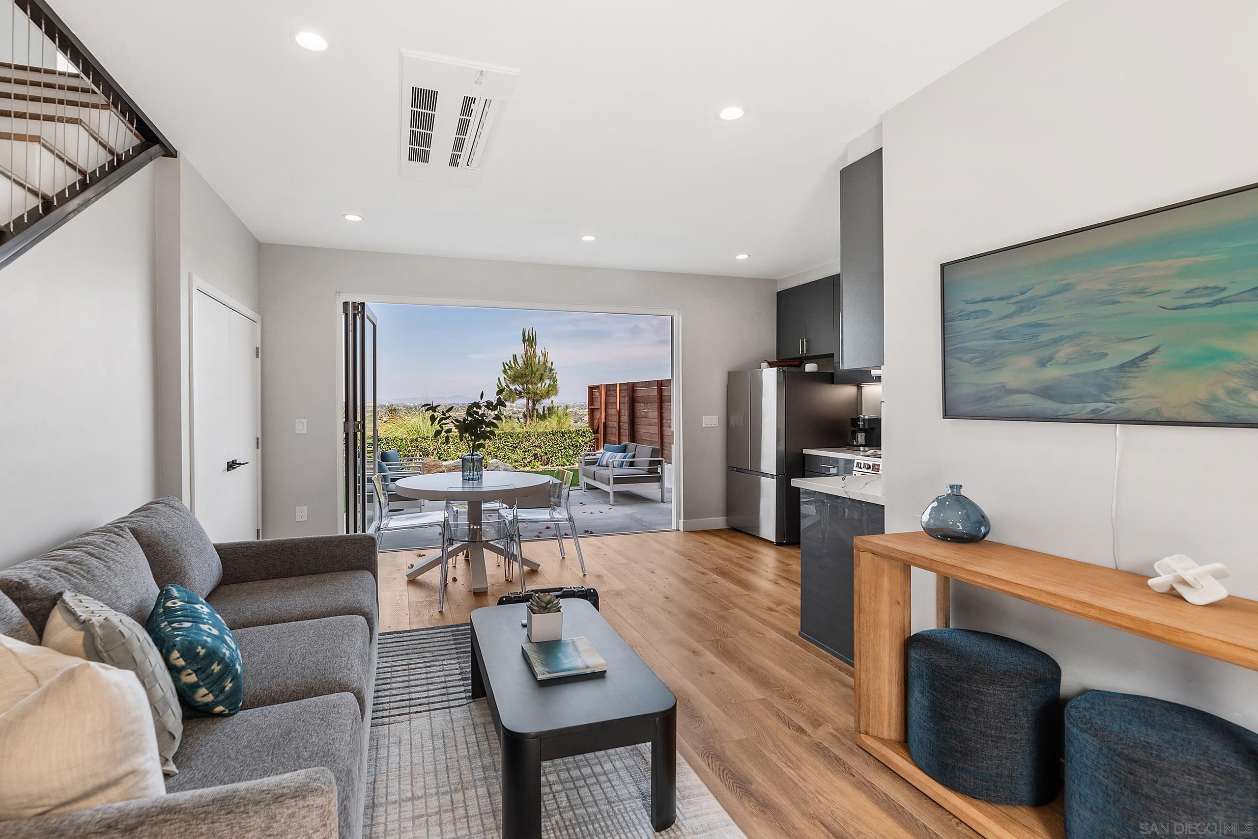 Detail Gallery Image 22 of 50 For 5830  Desert View Dr, La Jolla,  CA 92037 - 3 Beds | 2 Baths