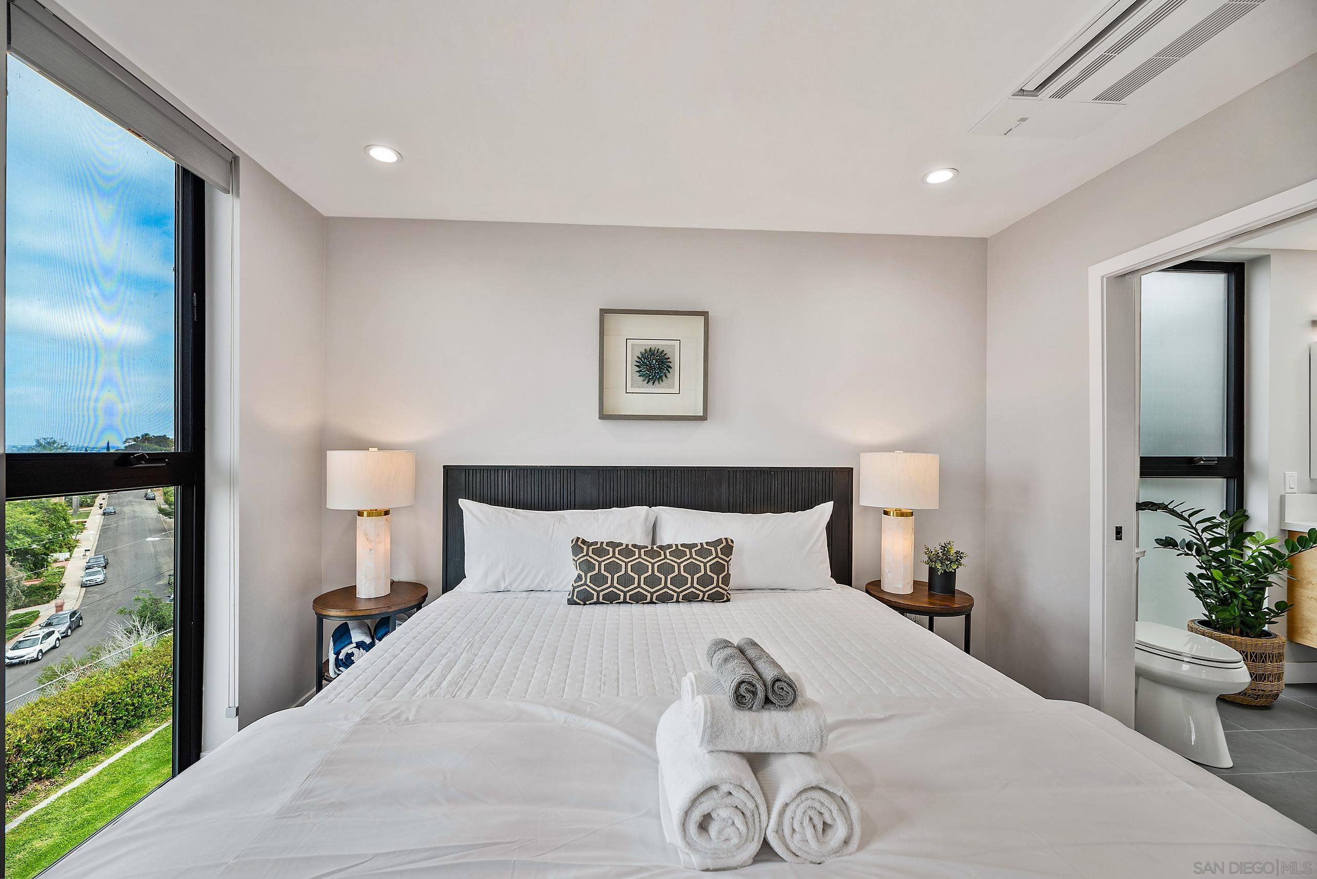 Detail Gallery Image 24 of 50 For 5830  Desert View Dr, La Jolla,  CA 92037 - 3 Beds | 2 Baths