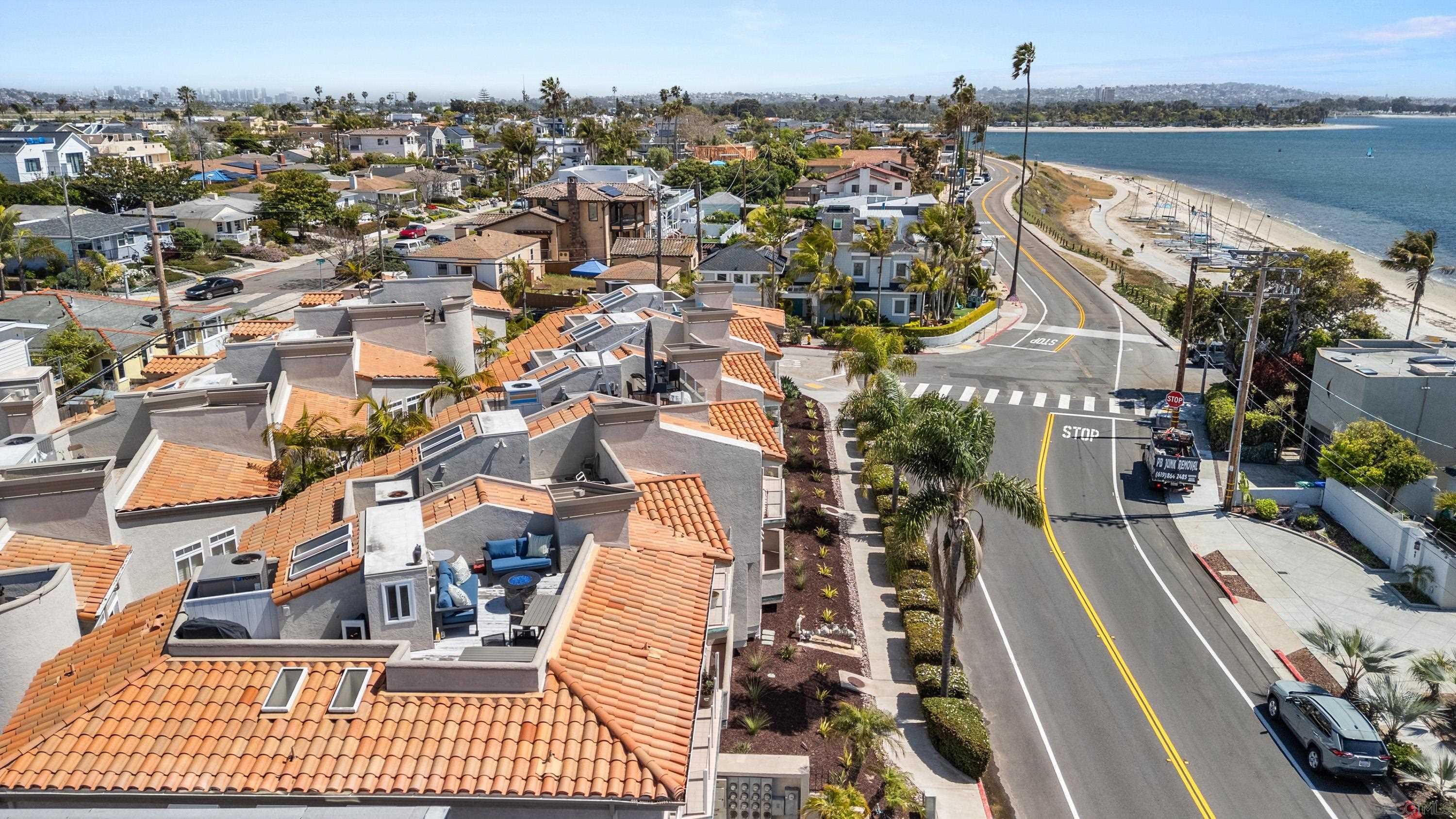 Detail Gallery Image 28 of 32 For 3701  Riviera Dr  11, San Diego,  CA 92109 - 3 Beds | 3 Baths