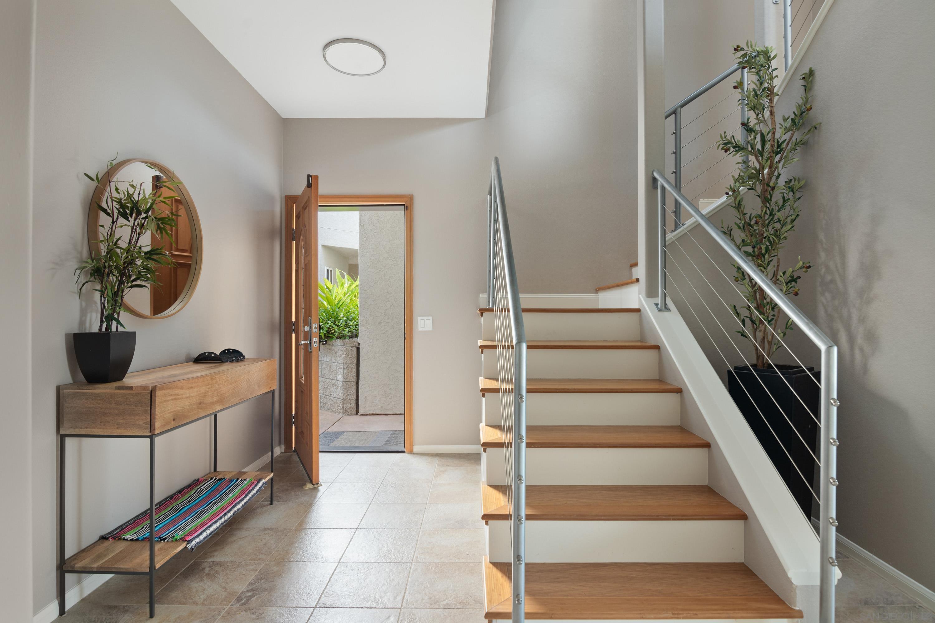 Detail Gallery Image 6 of 32 For 3701  Riviera Dr  11, San Diego,  CA 92109 - 3 Beds | 3 Baths