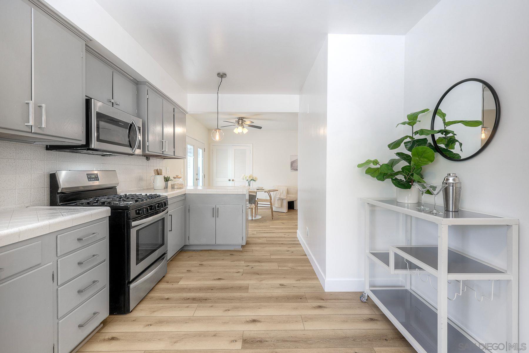 Detail Gallery Image 14 of 32 For 3476  Reynard Way, San Diego,  CA 92103 - 3 Beds | 2 Baths