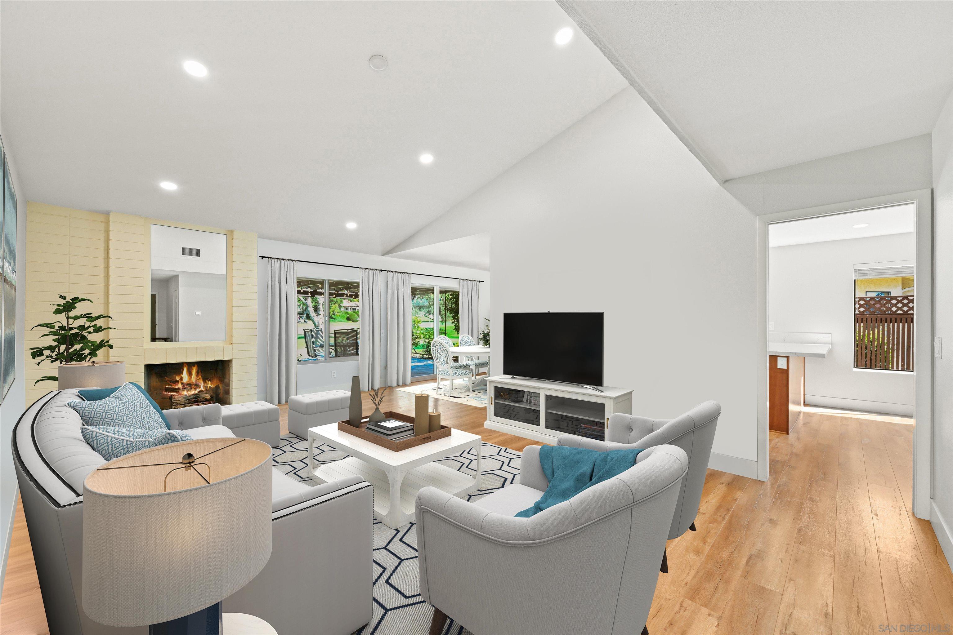 Detail Gallery Image 6 of 18 For 12977  Camino Emparrado, San Diego,  CA 92128 - 2 Beds | 2 Baths