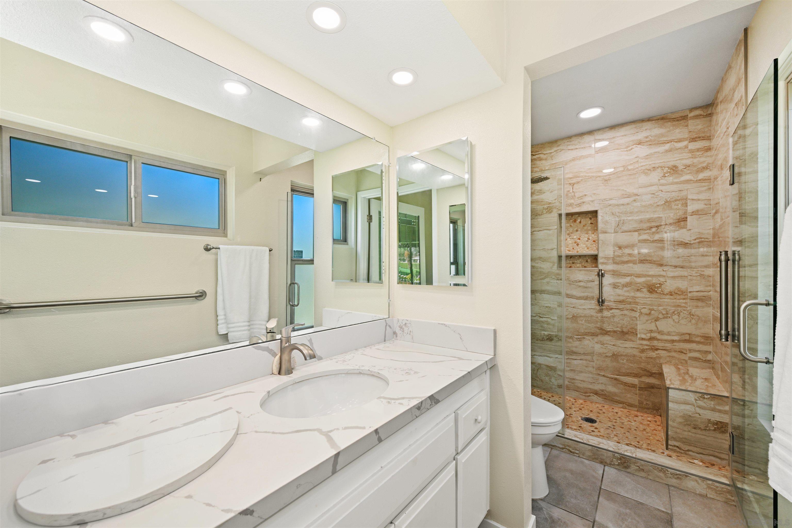 Detail Gallery Image 10 of 18 For 12977  Camino Emparrado, San Diego,  CA 92128 - 2 Beds | 2 Baths