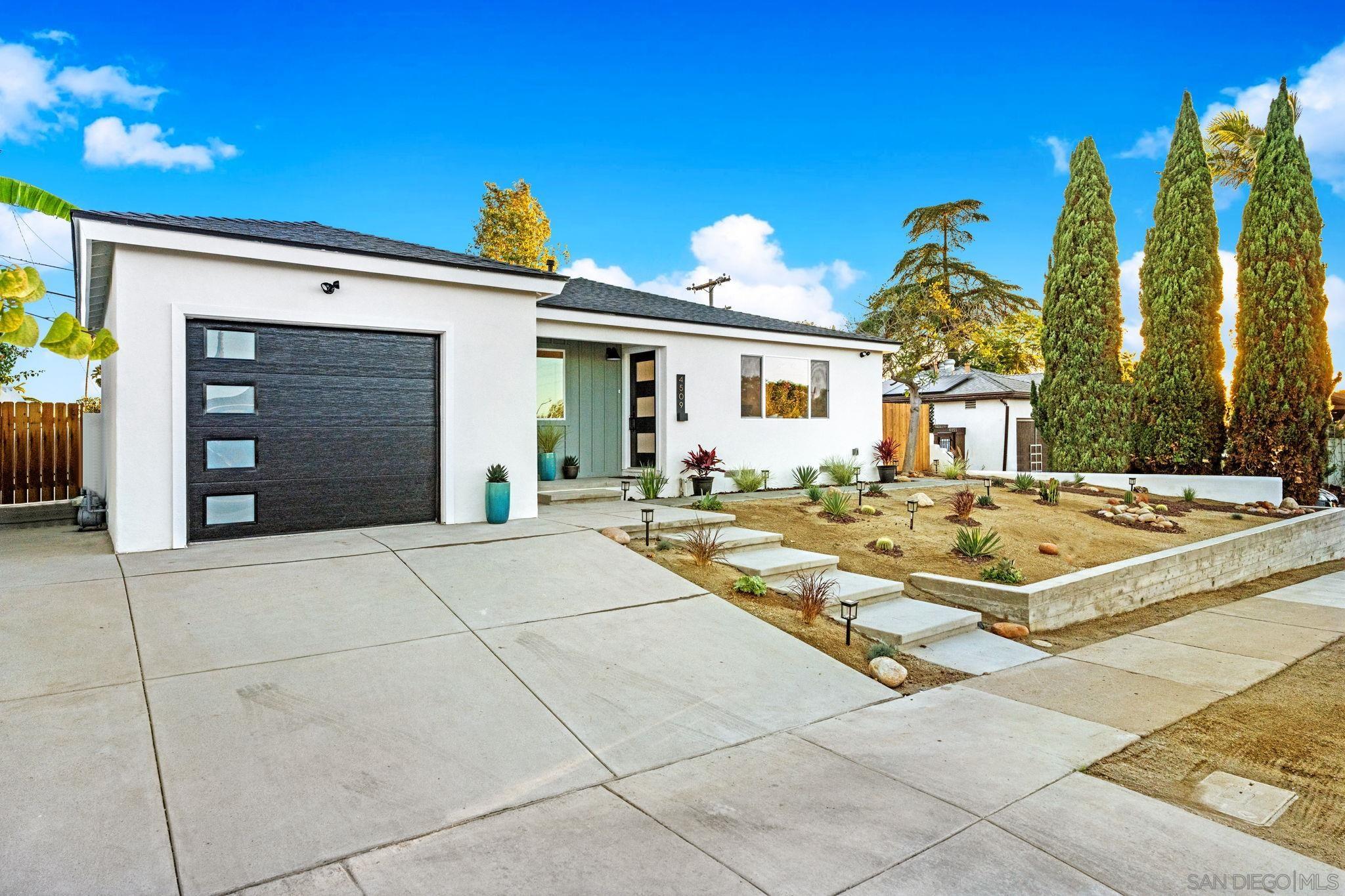 Detail Gallery Image 3 of 30 For 4509  Manitou Way, San Diego,  CA 92117 - 3 Beds | 2 Baths