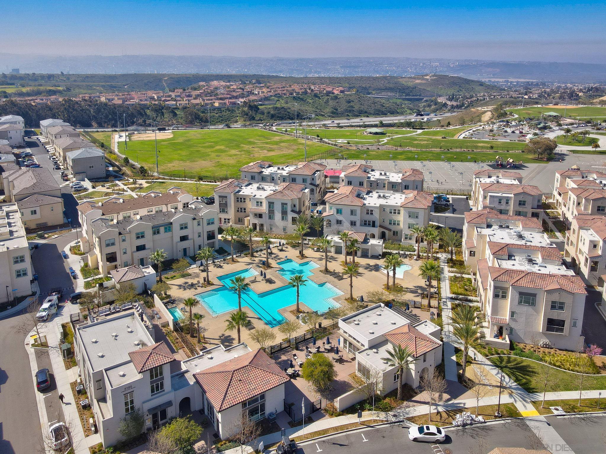 Detail Gallery Image 30 of 44 For 5360  Calle Rockfish  #32,  San Diego,  CA 92154 - 3 Beds | 2/1 Baths