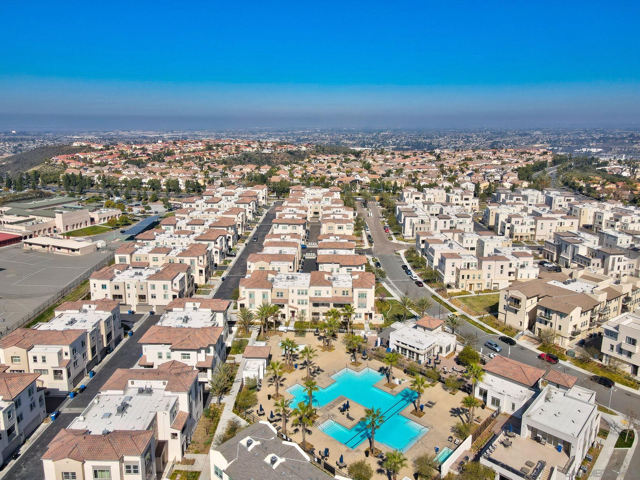 Detail Gallery Image 35 of 44 For 5360  Calle Rockfish  #32,  San Diego,  CA 92154 - 3 Beds | 2/1 Baths