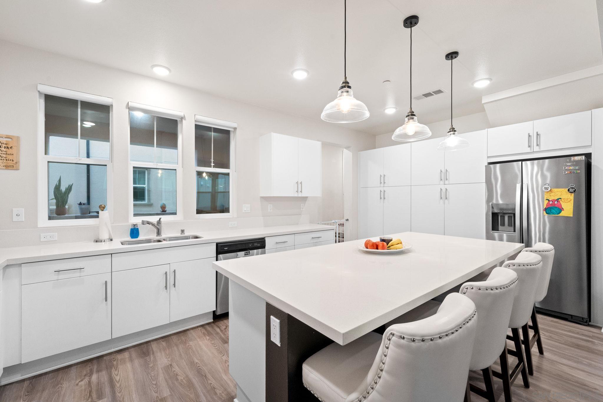 Detail Gallery Image 7 of 44 For 5360  Calle Rockfish  #32,  San Diego,  CA 92154 - 3 Beds | 2/1 Baths