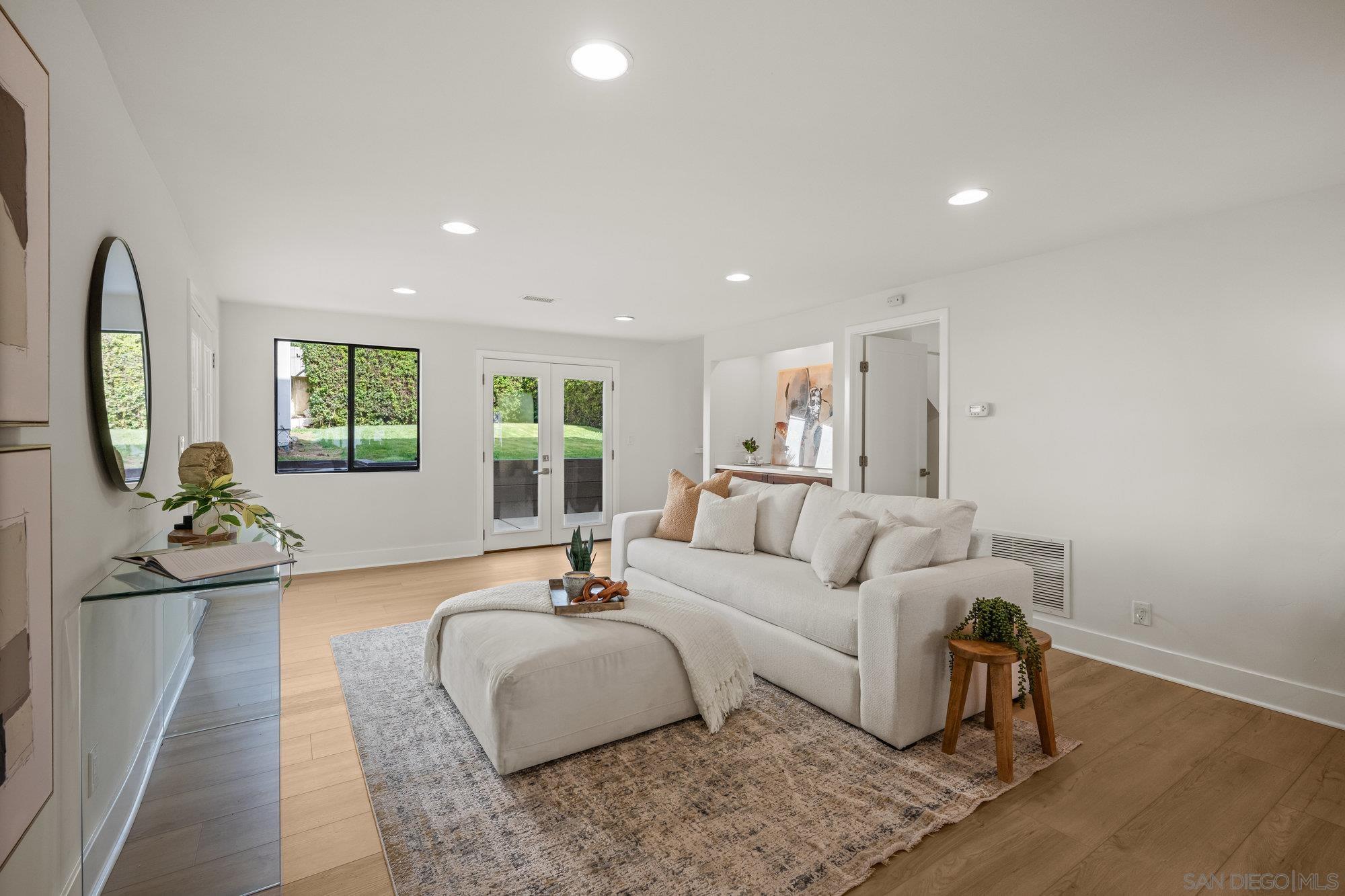 Detail Gallery Image 18 of 37 For 1712  Beryl St, San Diego,  CA 92109 - 4 Beds | 3 Baths