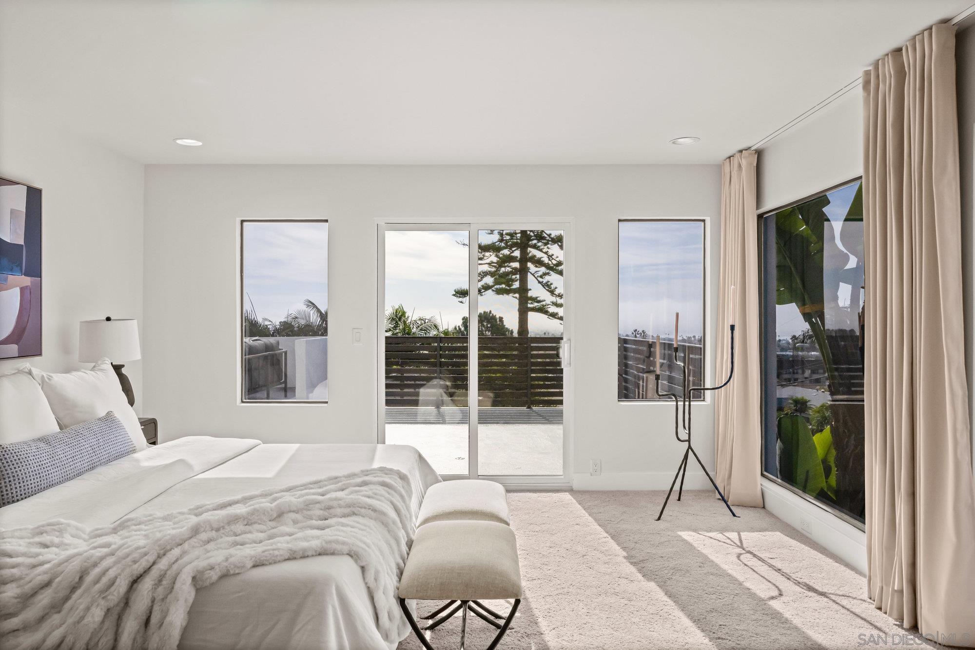 Detail Gallery Image 21 of 37 For 1712  Beryl St, San Diego,  CA 92109 - 4 Beds | 3 Baths