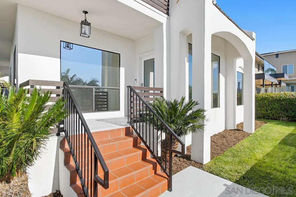 Detail Gallery Image 4 of 37 For 1712  Beryl St, San Diego,  CA 92109 - 4 Beds | 3 Baths