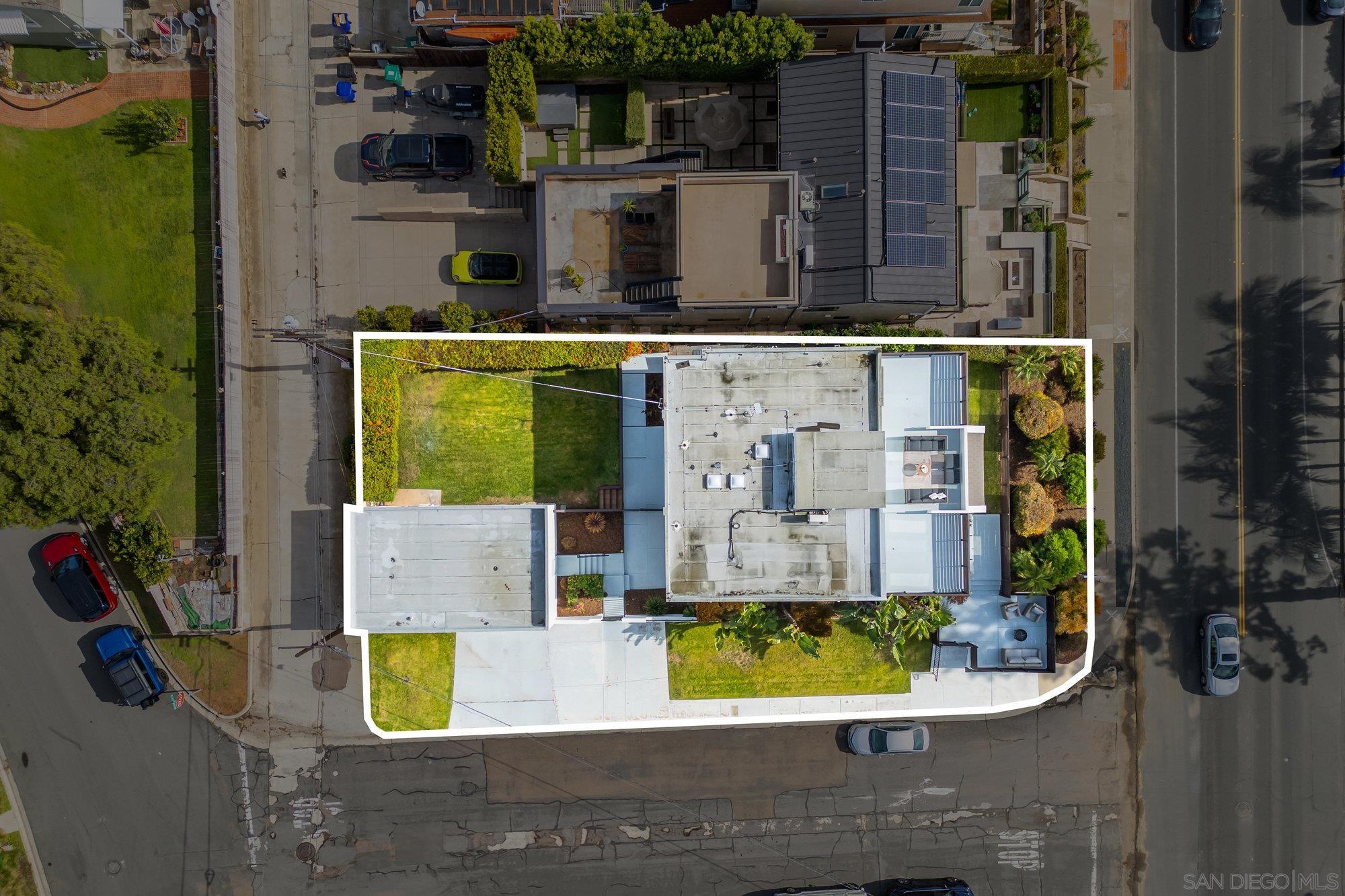 Detail Gallery Image 36 of 37 For 1712  Beryl St, San Diego,  CA 92109 - 4 Beds | 3 Baths