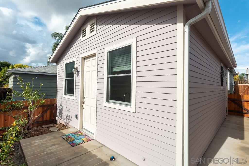 Front Image Thumbnail for SD250044722